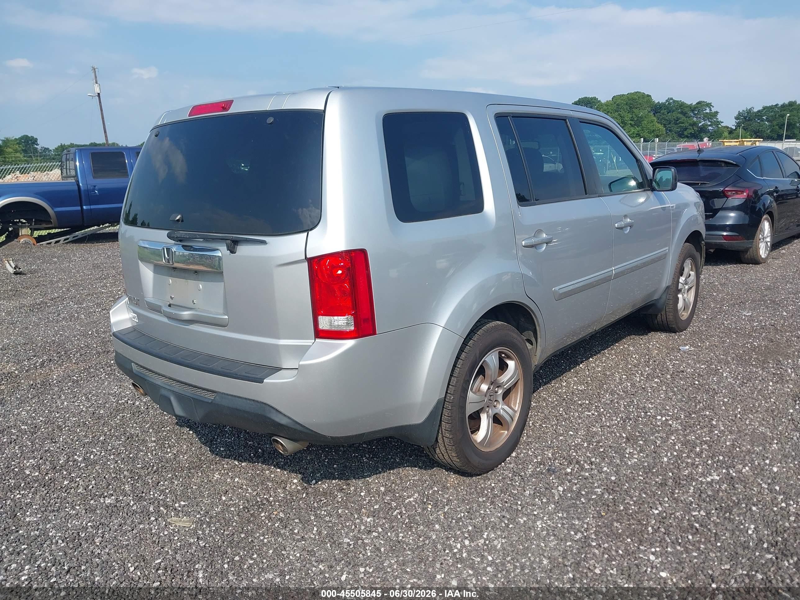 2014 Honda Pilot Ex-l Silver vin: 5FNYF3H5XEB017612