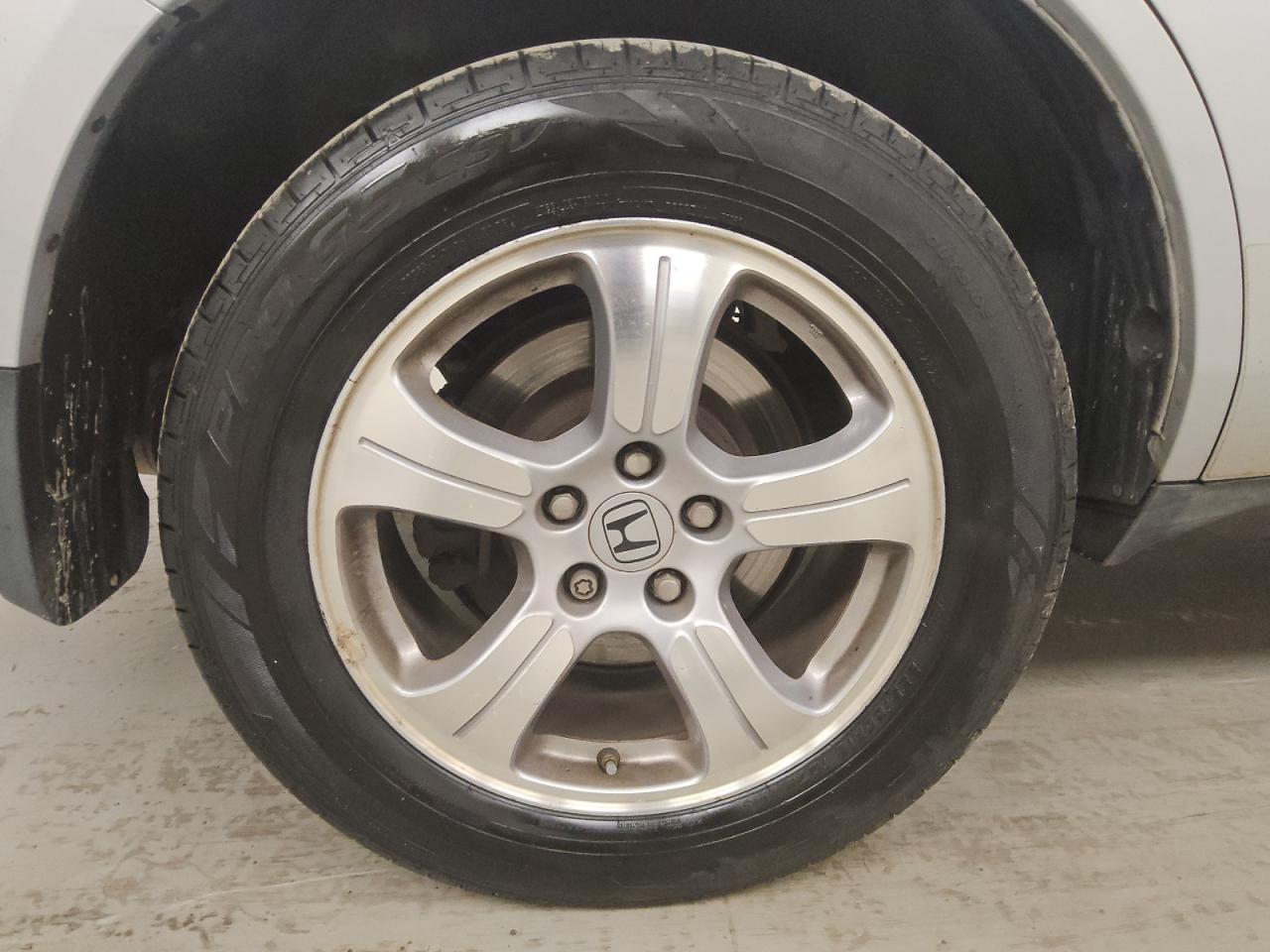 2014 Honda Pilot Exl Silver vin: 5FNYF3H64EB005190 Damage: Right Rear Wheel, Curb Rash, 1/2 To 1 Inch