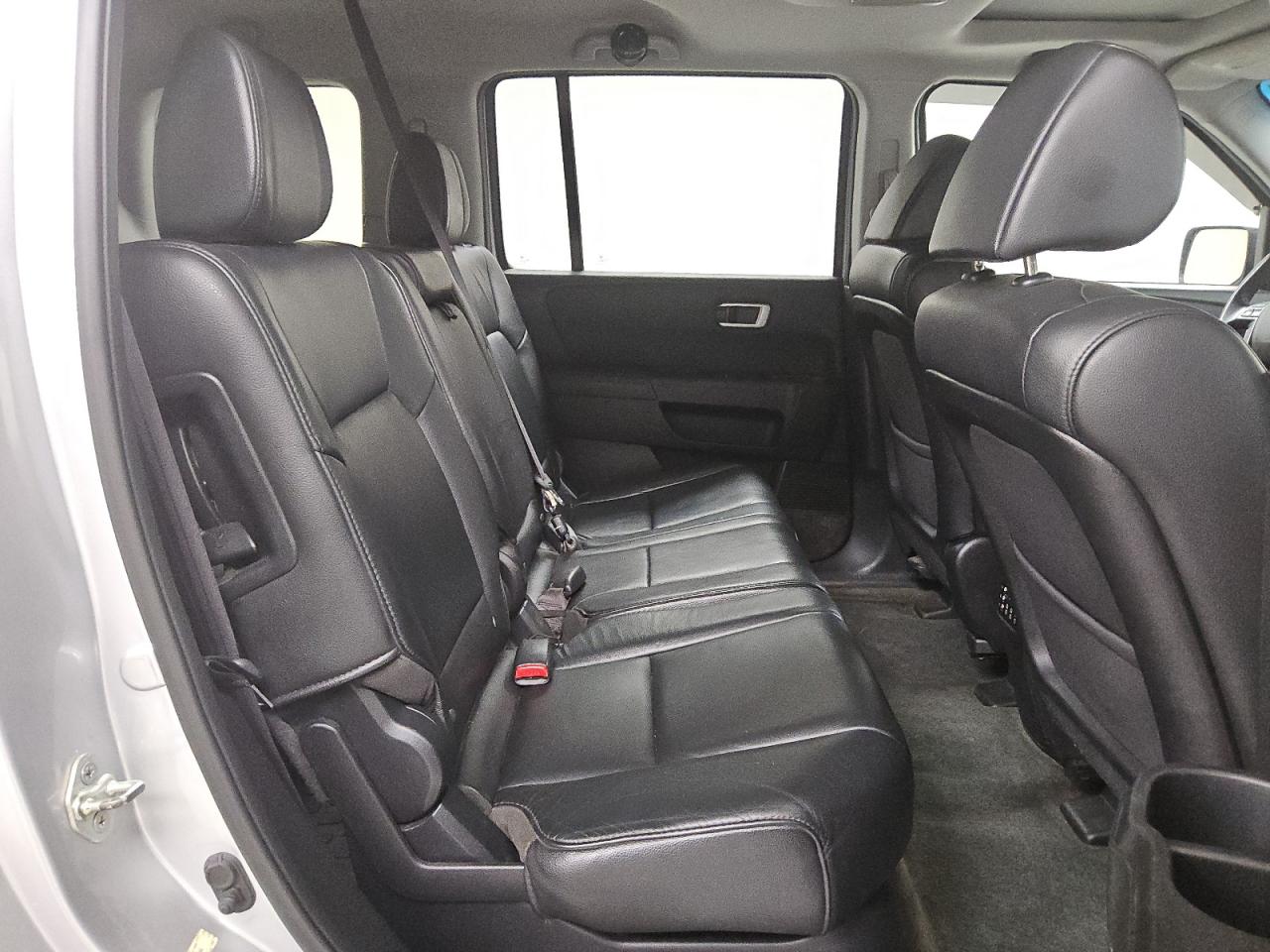 2014 Honda Pilot Exl Silver vin: 5FNYF3H64EB005190 Damage: Dome Light, Inoperable, Repair Required