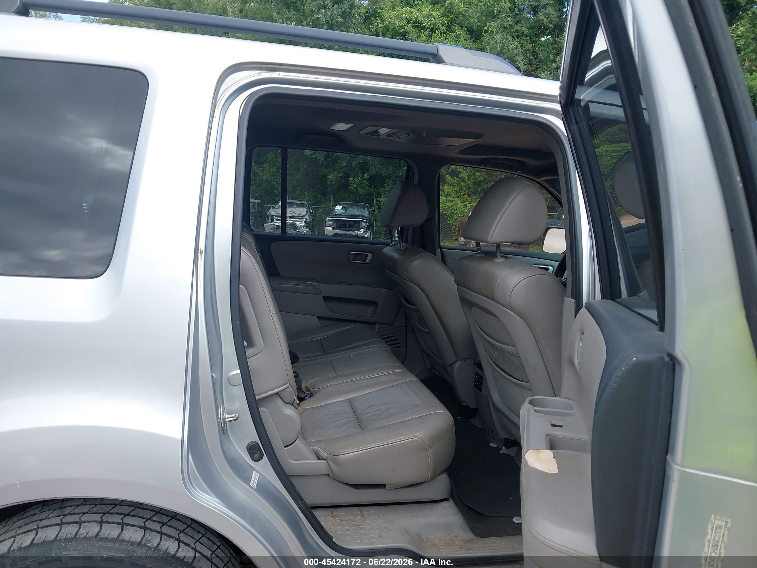 2010 Honda Pilot Ex-l Silver vin: 5FNYF3H65AB019786