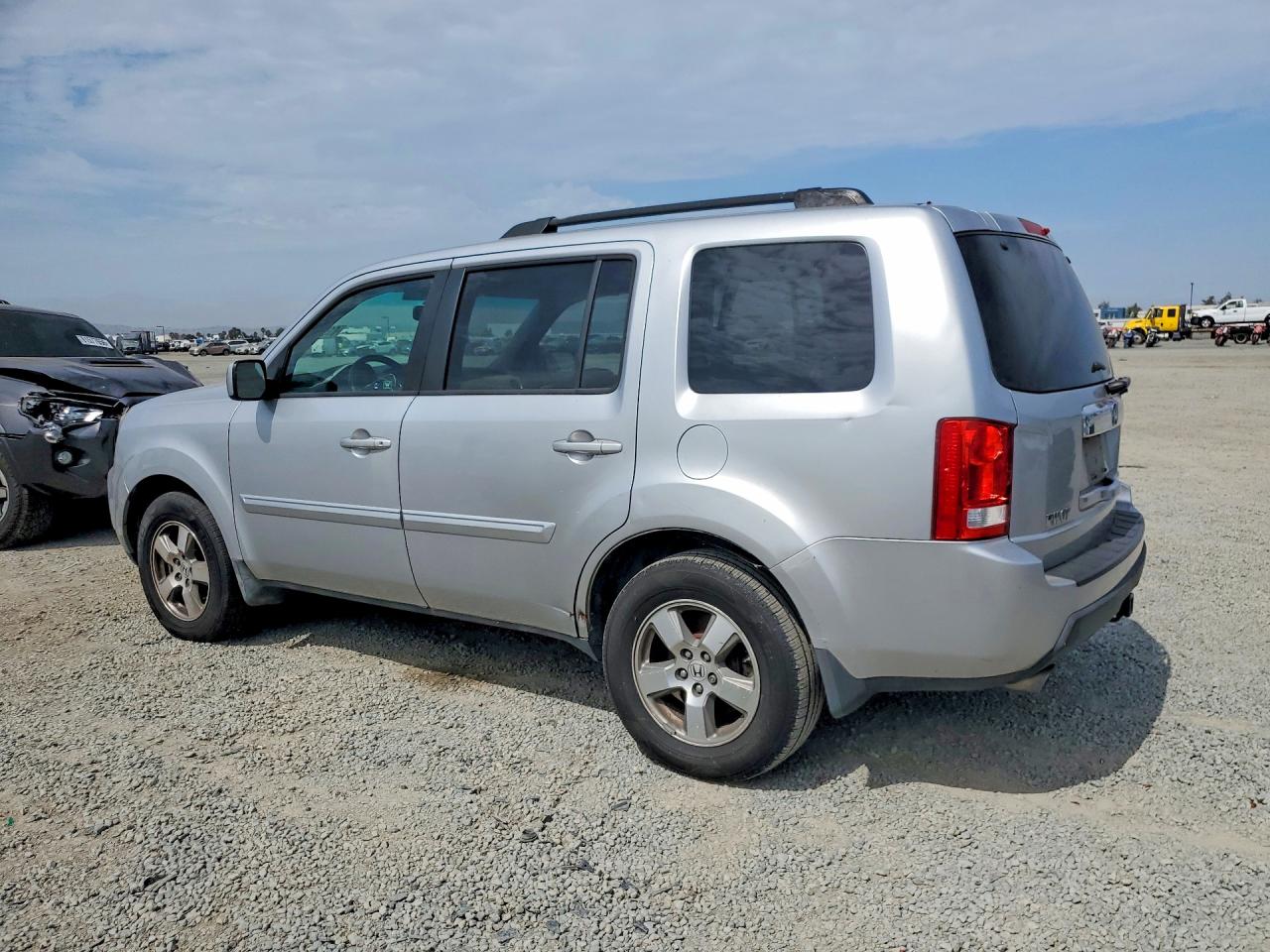 2011 Honda Pilot Exl Silver vin: 5FNYF3H65BB005520