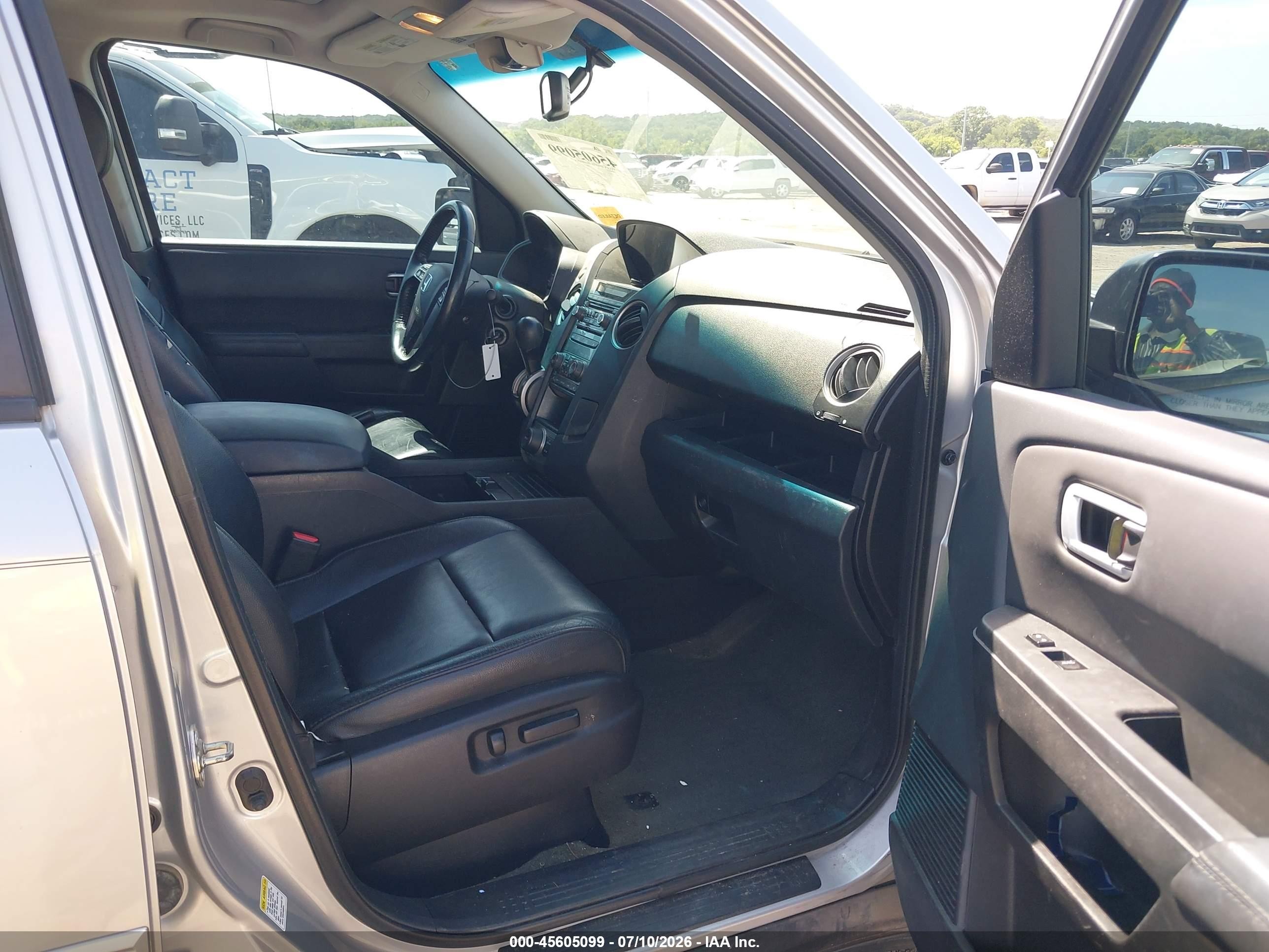 2014 Honda Pilot Ex-l Silver vin: 5FNYF3H65EB021852
