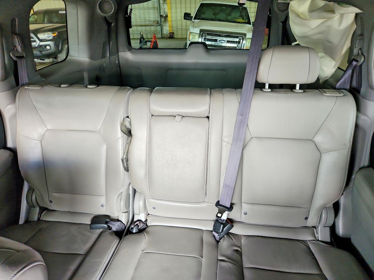 2011 Honda Pilot Exl Silver vin: 5FNYF3H66BB005543