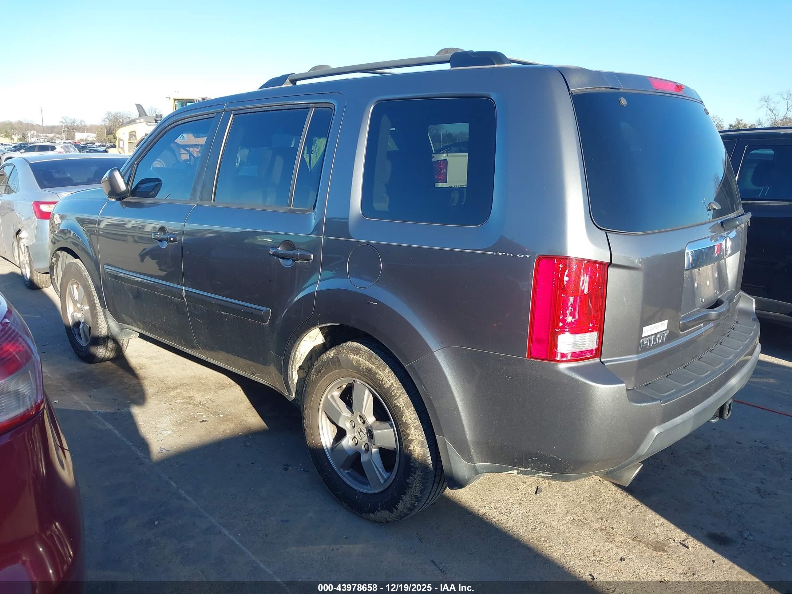 2011 Honda Pilot Ex-l Gray vin: 5FNYF3H69BB033031