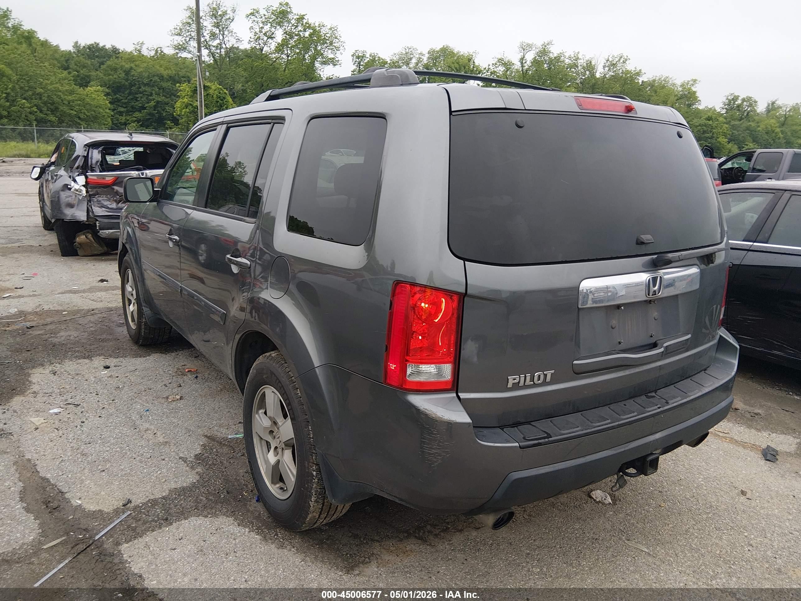 2011 Honda Pilot Ex-l Серый vin: 5FNYF3H70BB019804
