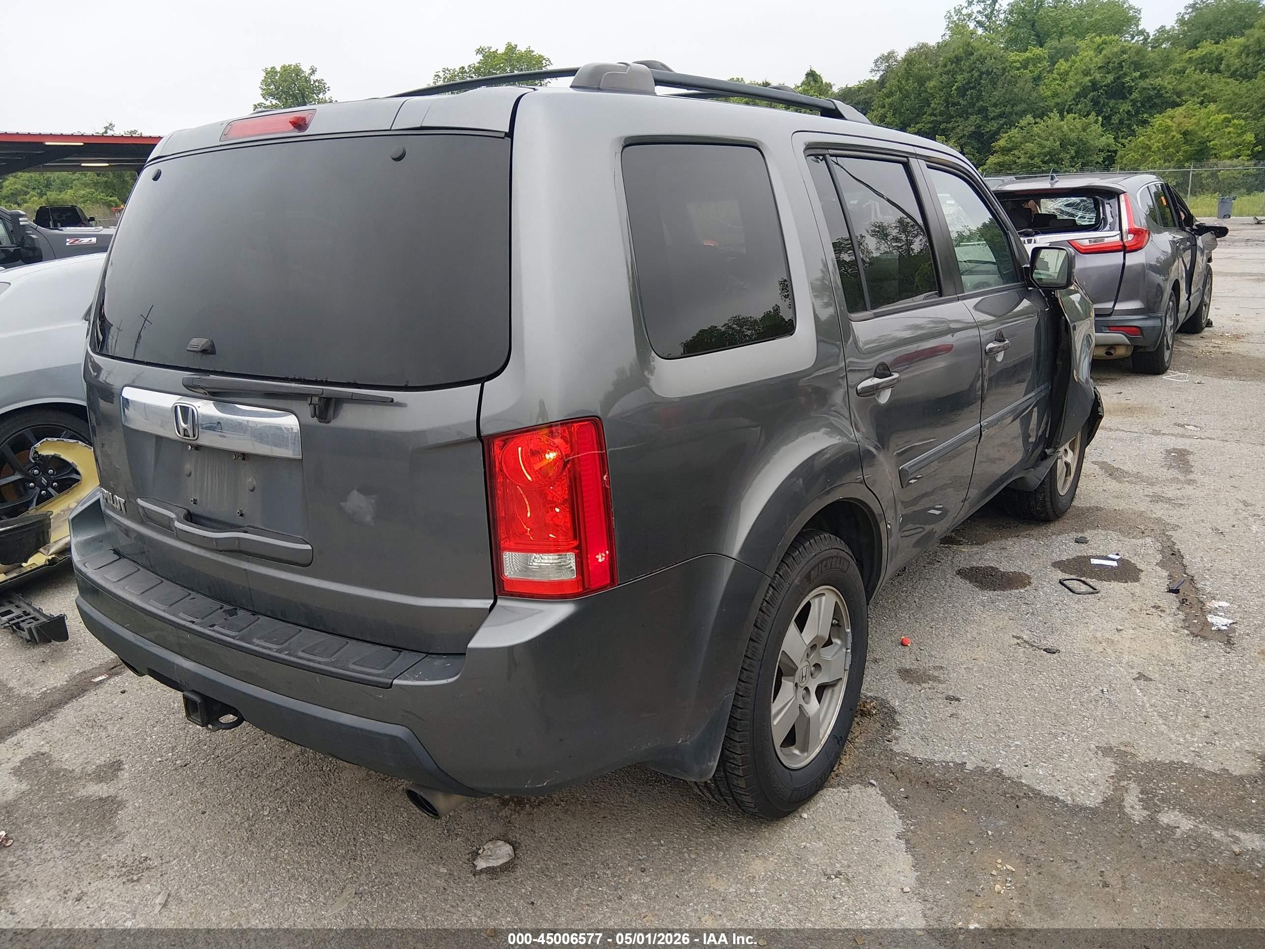 2011 Honda Pilot Ex-l Серый vin: 5FNYF3H70BB019804