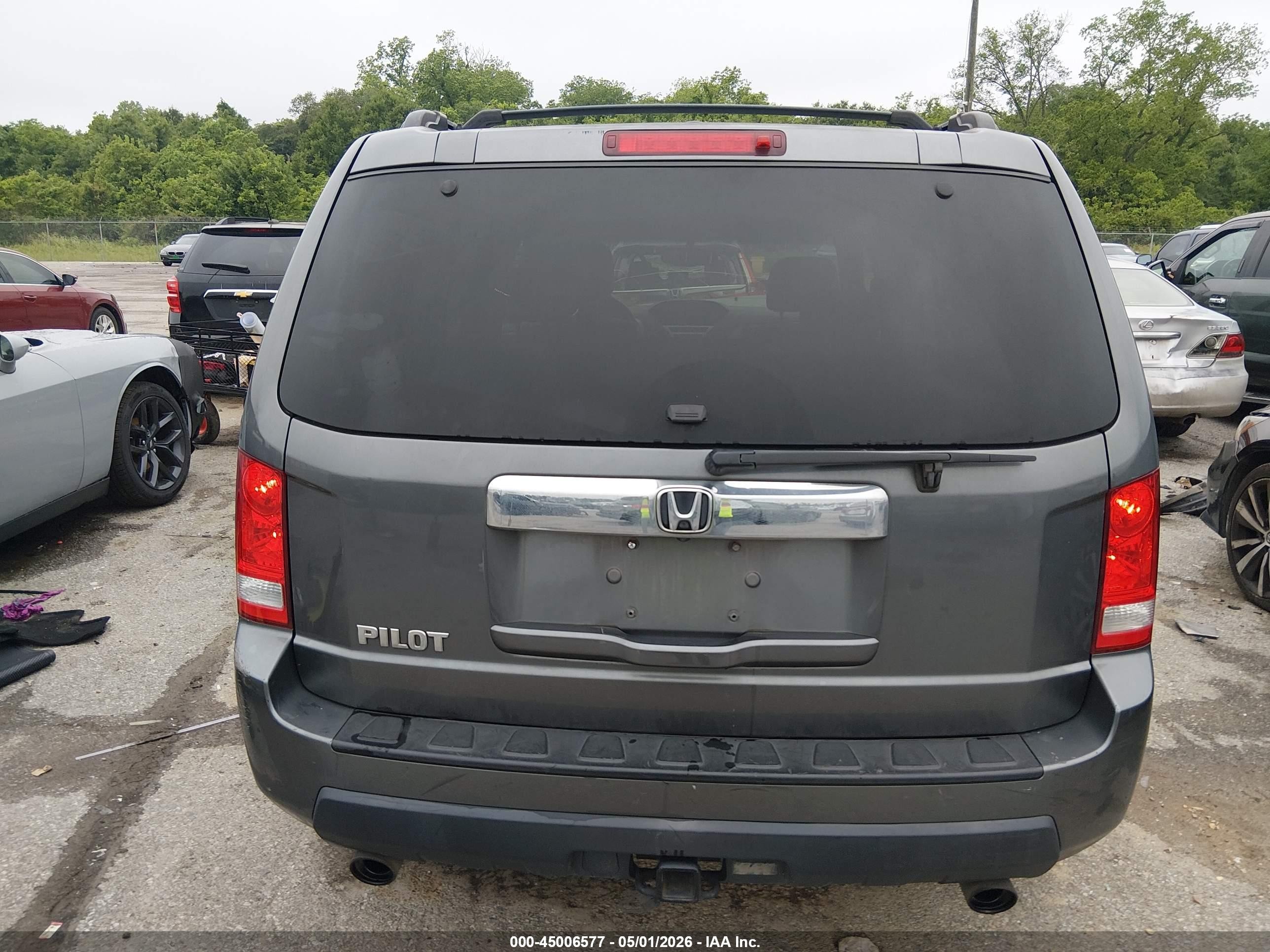 2011 Honda Pilot Ex-l Серый vin: 5FNYF3H70BB019804
