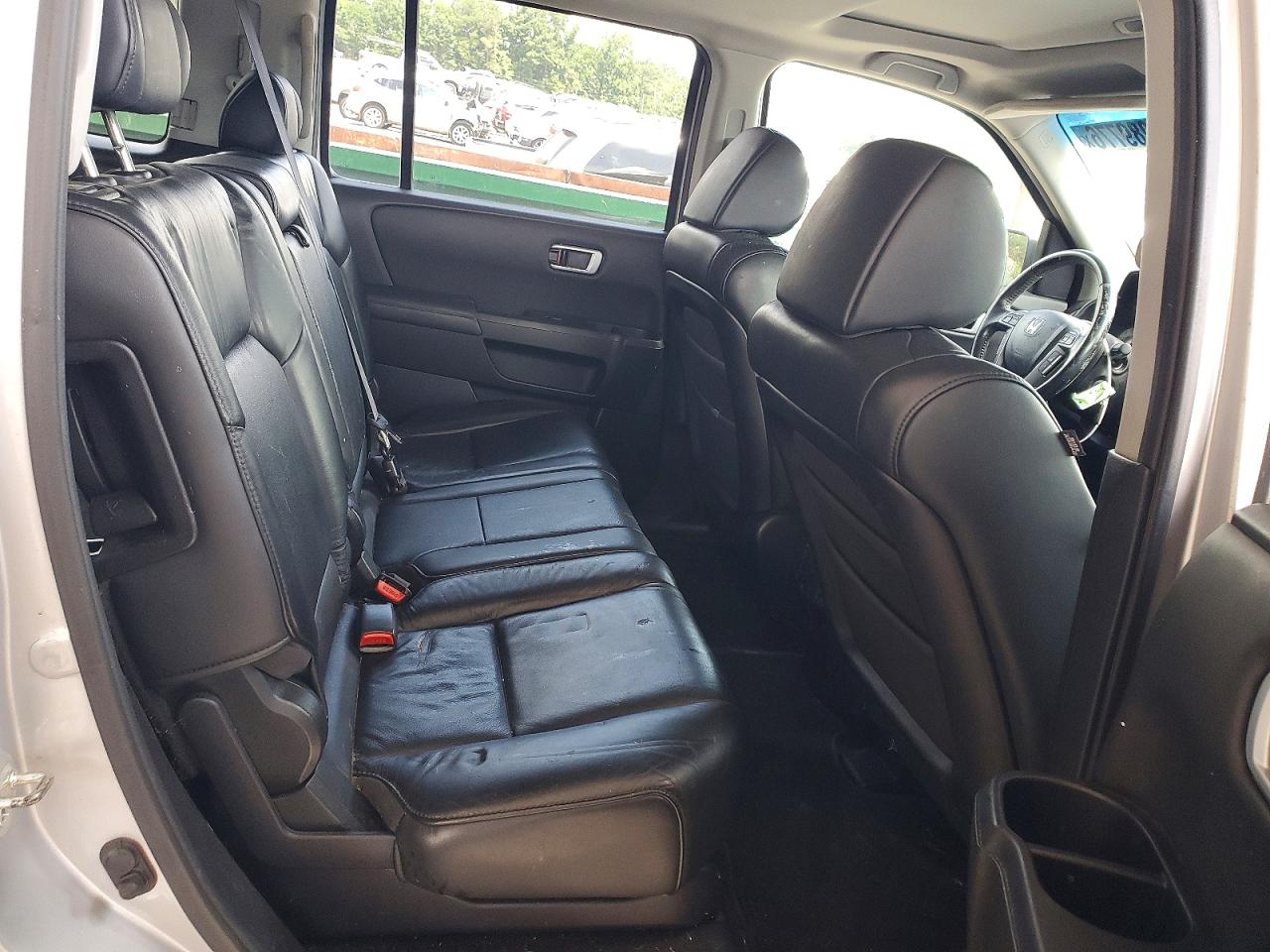 2011 Honda Pilot Exln Silver vin: 5FNYF3H72BB032697