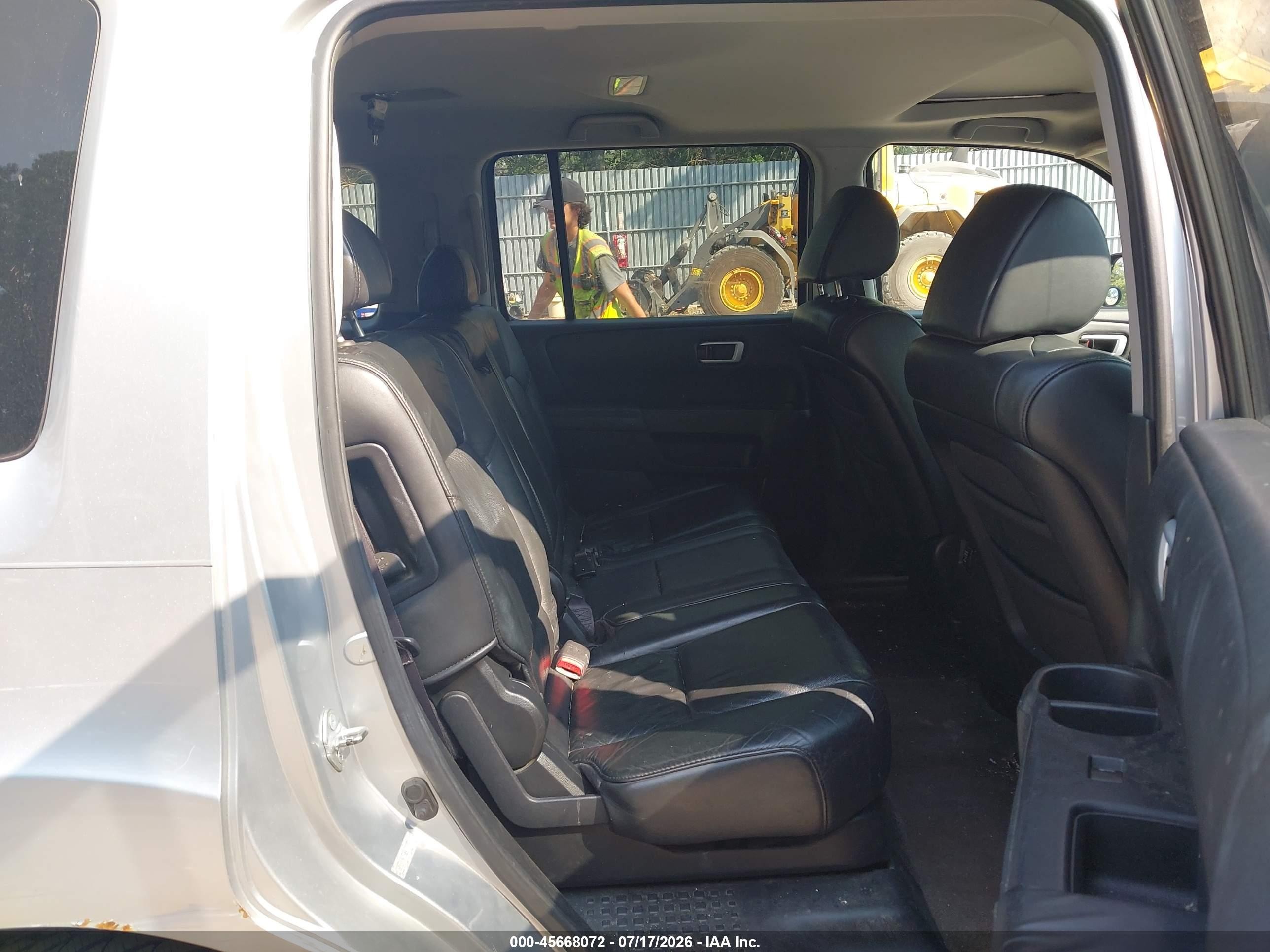 2011 Honda Pilot Ex-l Серебряный vin: 5FNYF3H76BB012713