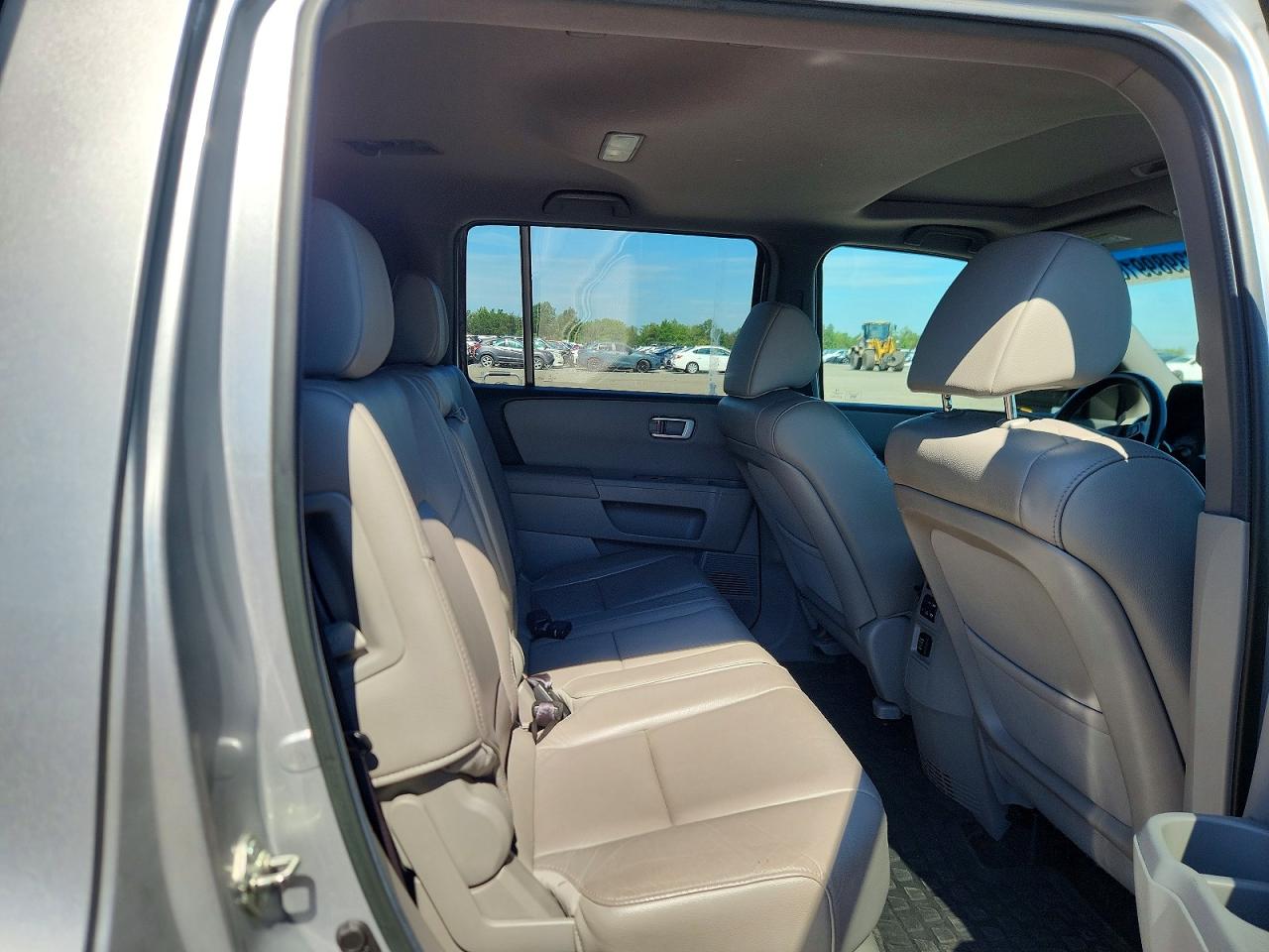 2012 Honda Pilot Exln Silver vin: 5FNYF3H76CB025950