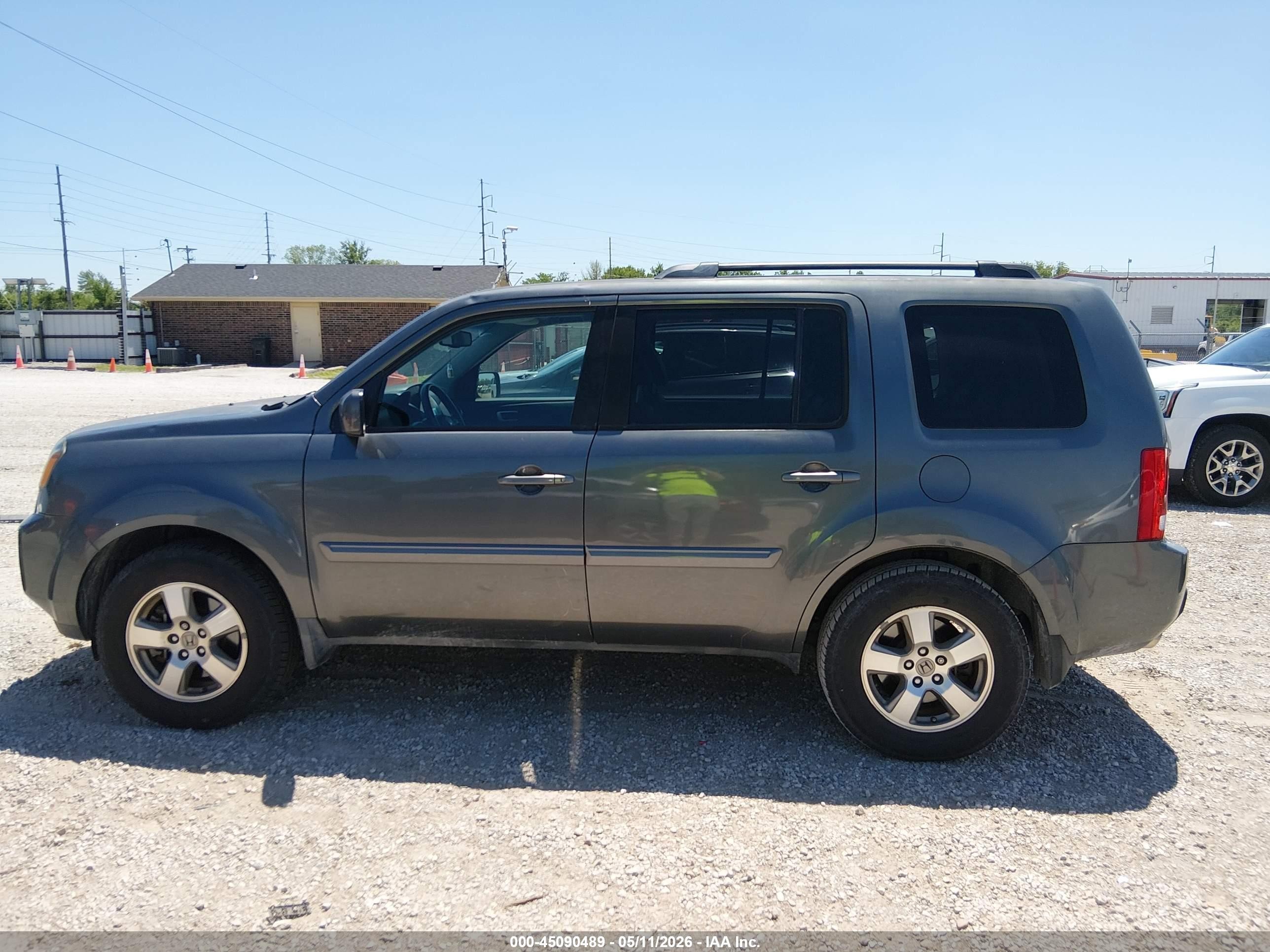 2011 Honda Pilot Ex-l Gray vin: 5FNYF3H77BB009142