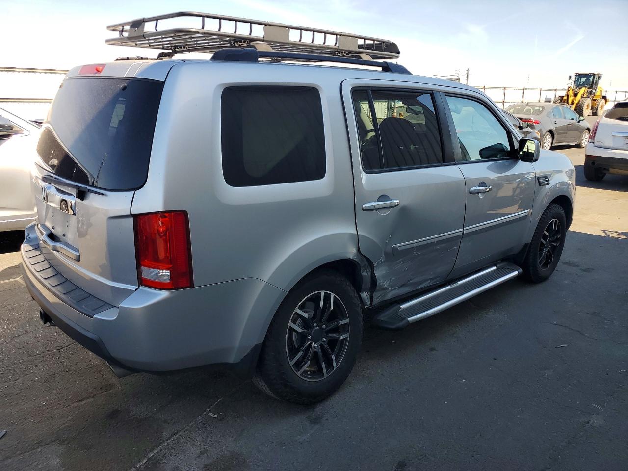 2011 Honda Pilot Exln Silver vin: 5FNYF3H78BB005813
