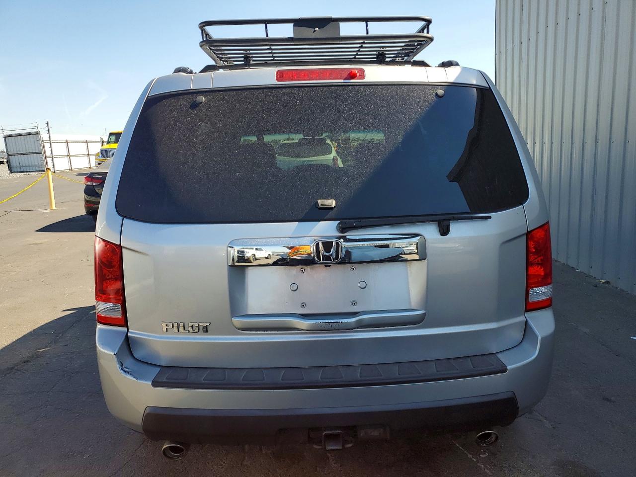 2011 Honda Pilot Exln Silver vin: 5FNYF3H78BB005813