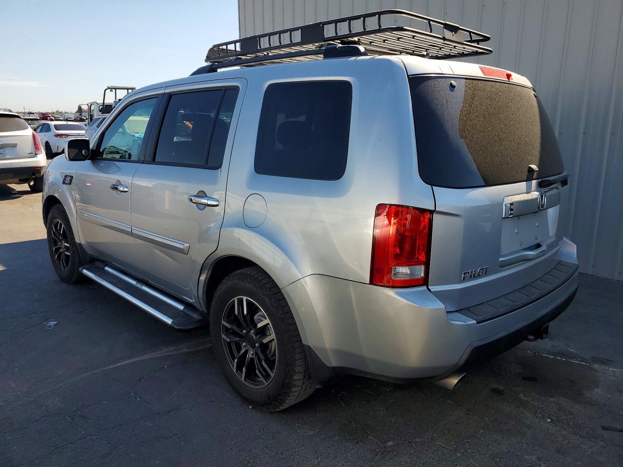 2011 Honda Pilot Exln Silver vin: 5FNYF3H78BB005813