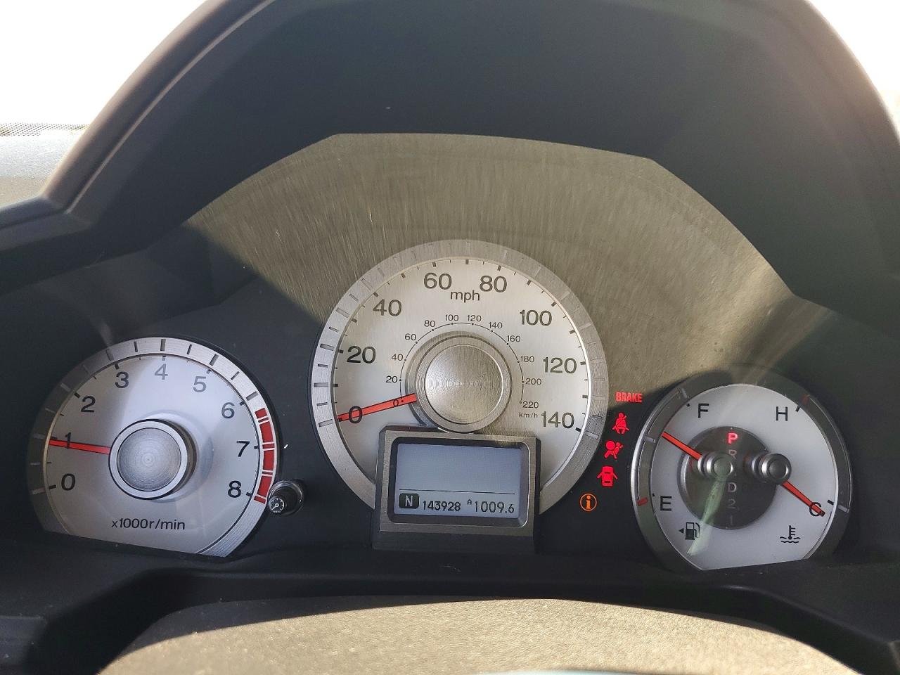 2011 Honda Pilot Exln Silver vin: 5FNYF3H78BB005813