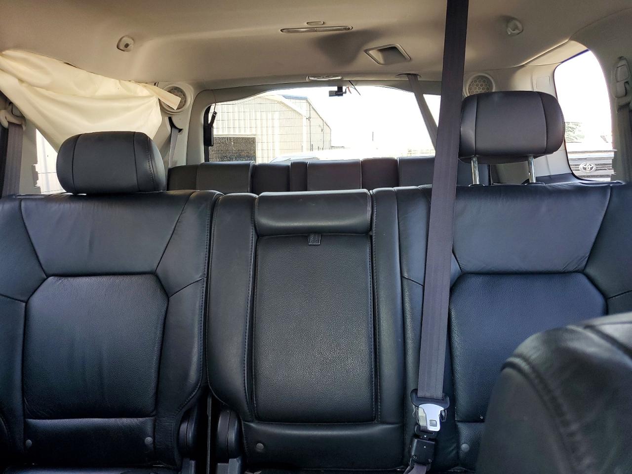 2011 Honda Pilot Exln Silver vin: 5FNYF3H78BB005813