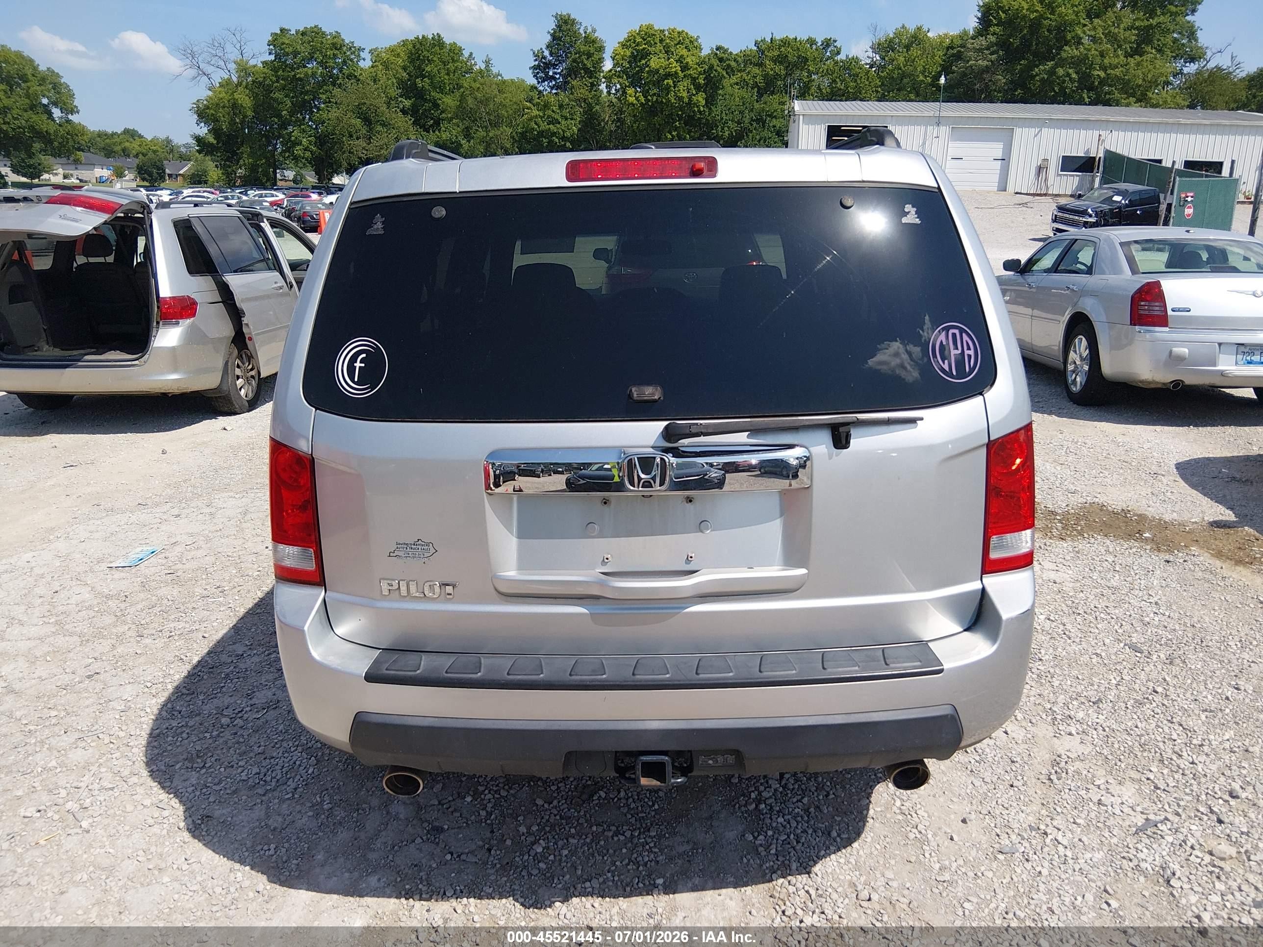 2011 Honda Pilot Ex-l Silver vin: 5FNYF3H78BB026404