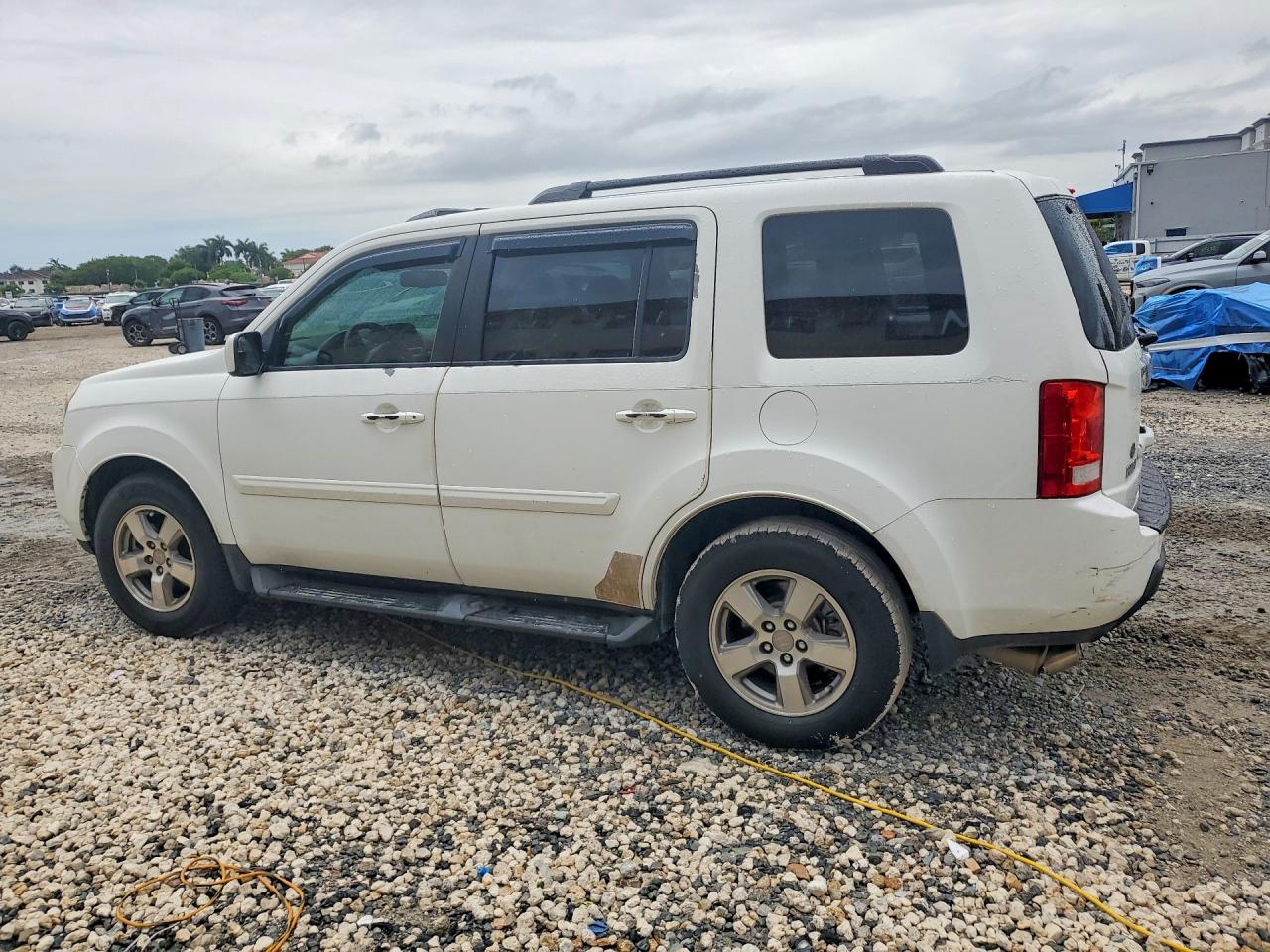 2011 Honda Pilot Exln White vin: 5FNYF3H79BB024421