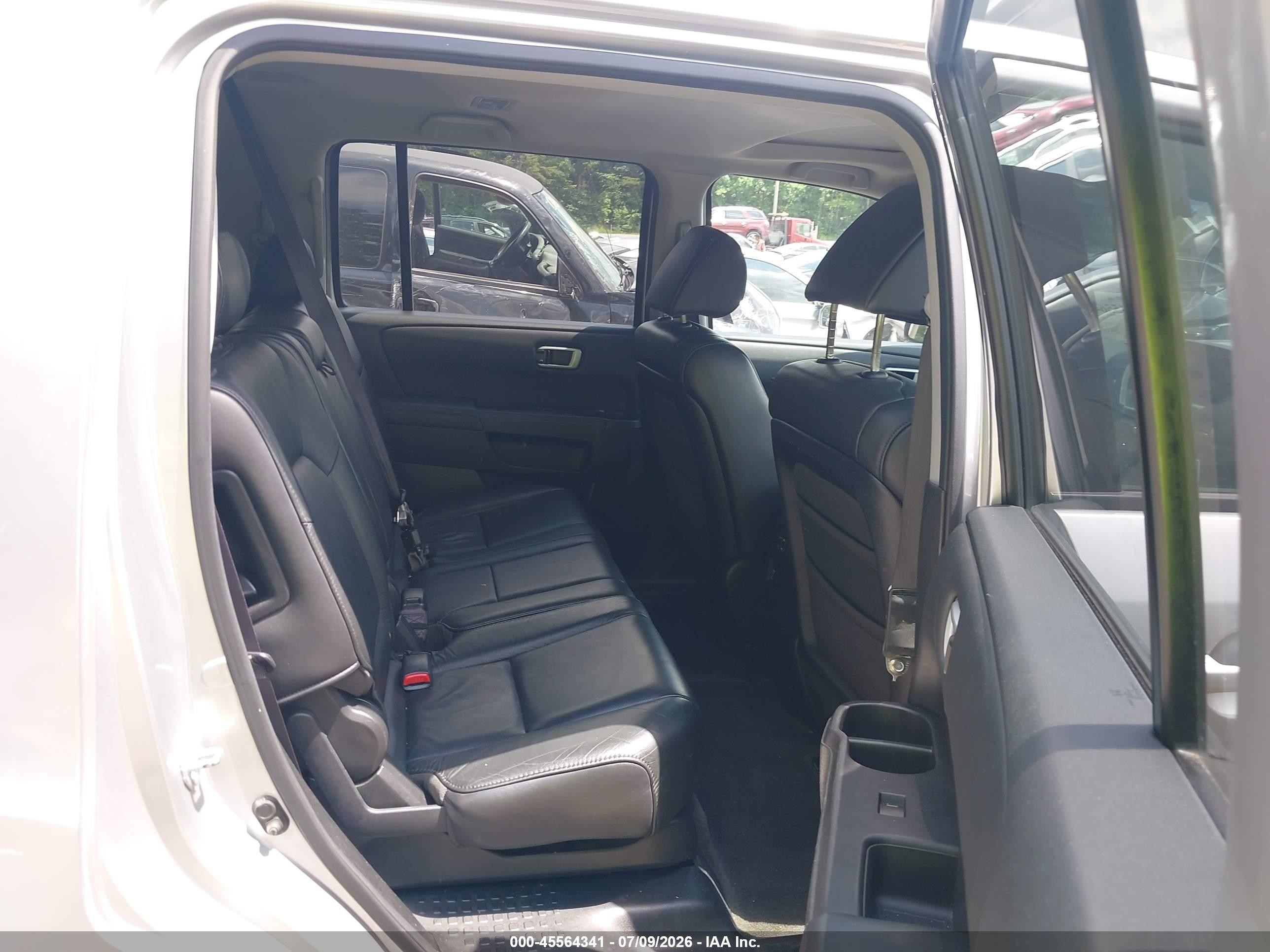2011 Honda Pilot Ex-l Silver vin: 5FNYF3H7XBB020250