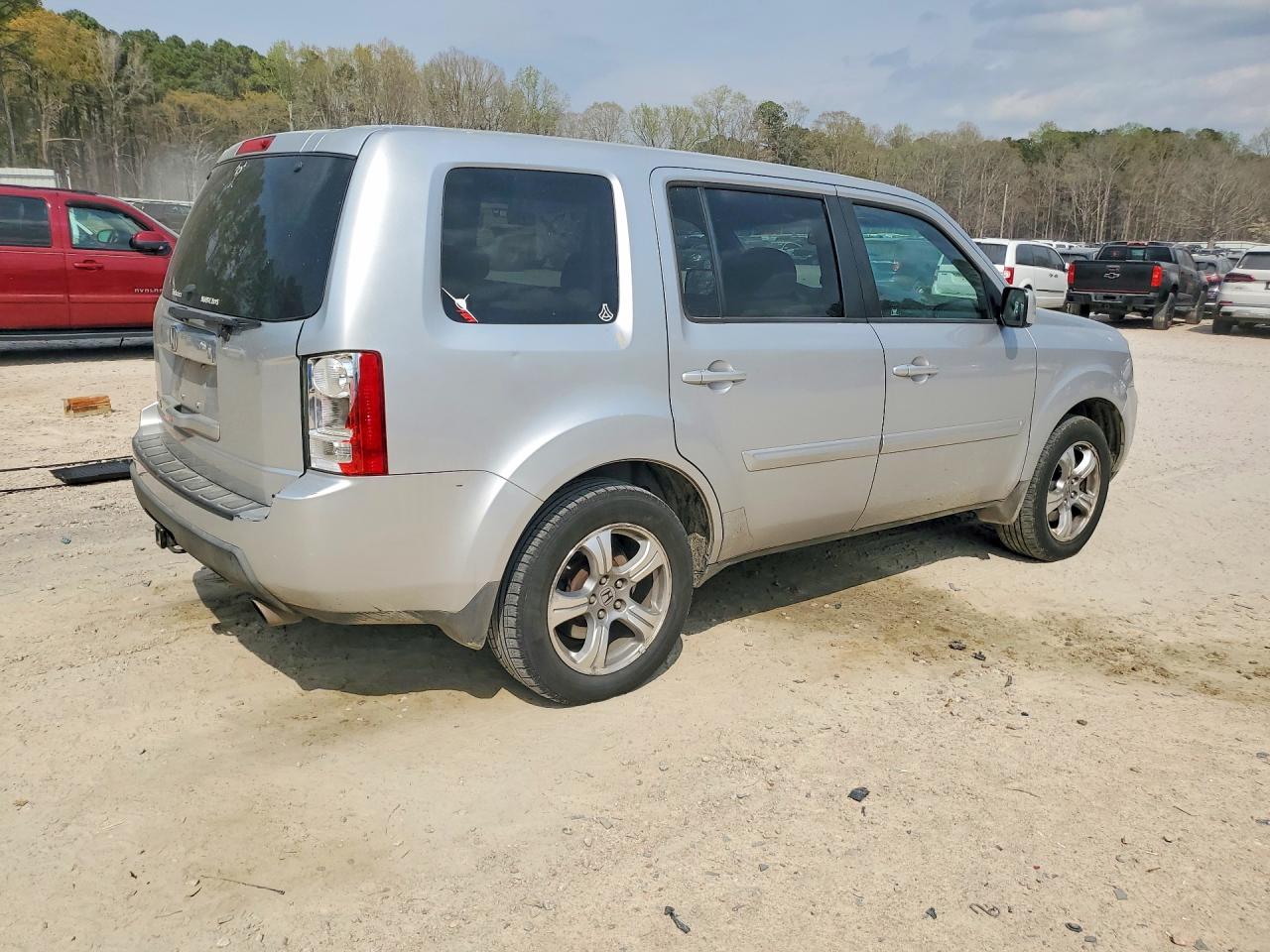 2011 Honda Pilot Exln Silver vin: 5FNYF3H7XBB028087