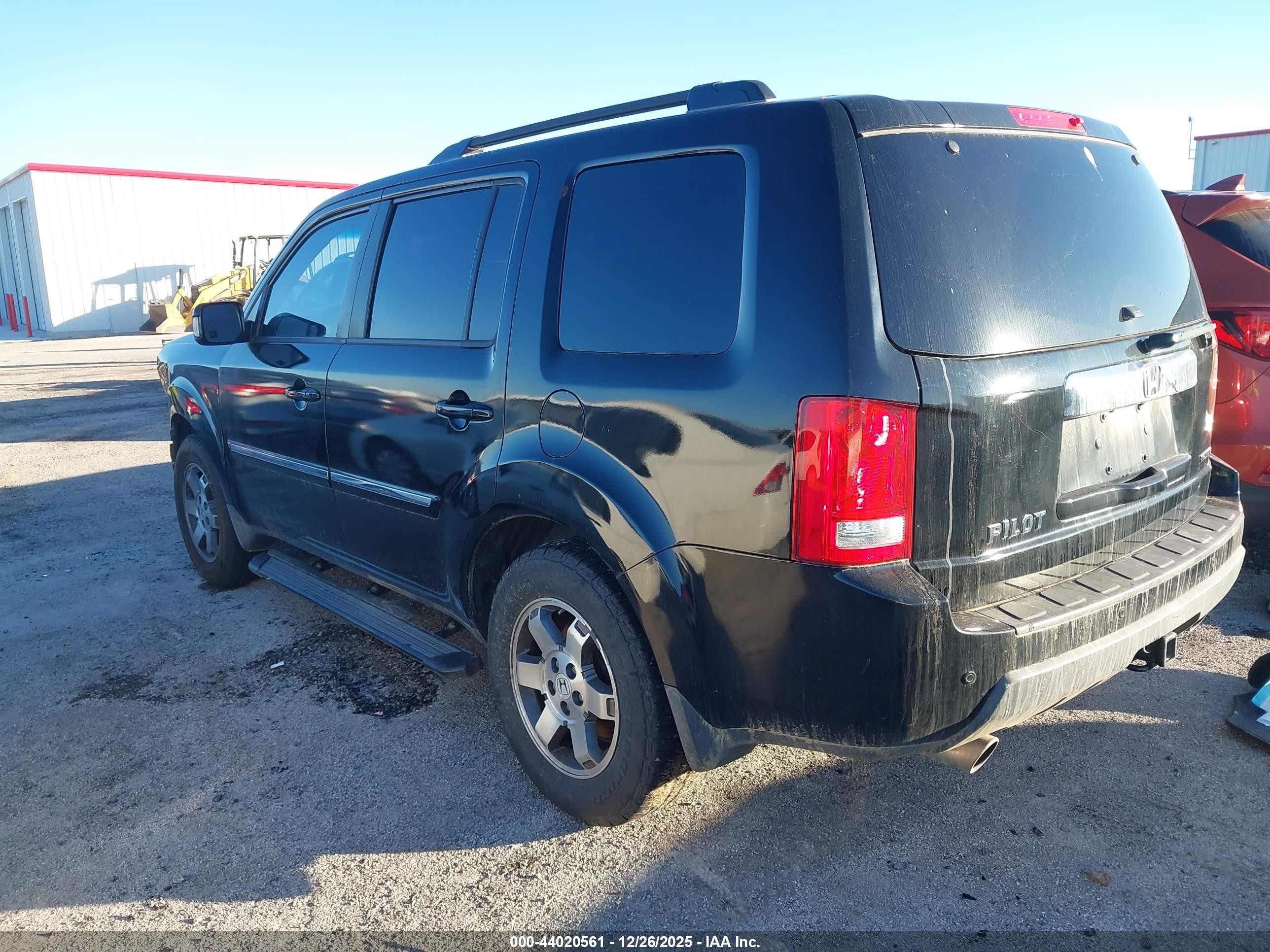 2010 Honda Pilot Touring Black vin: 5FNYF3H82AB010304