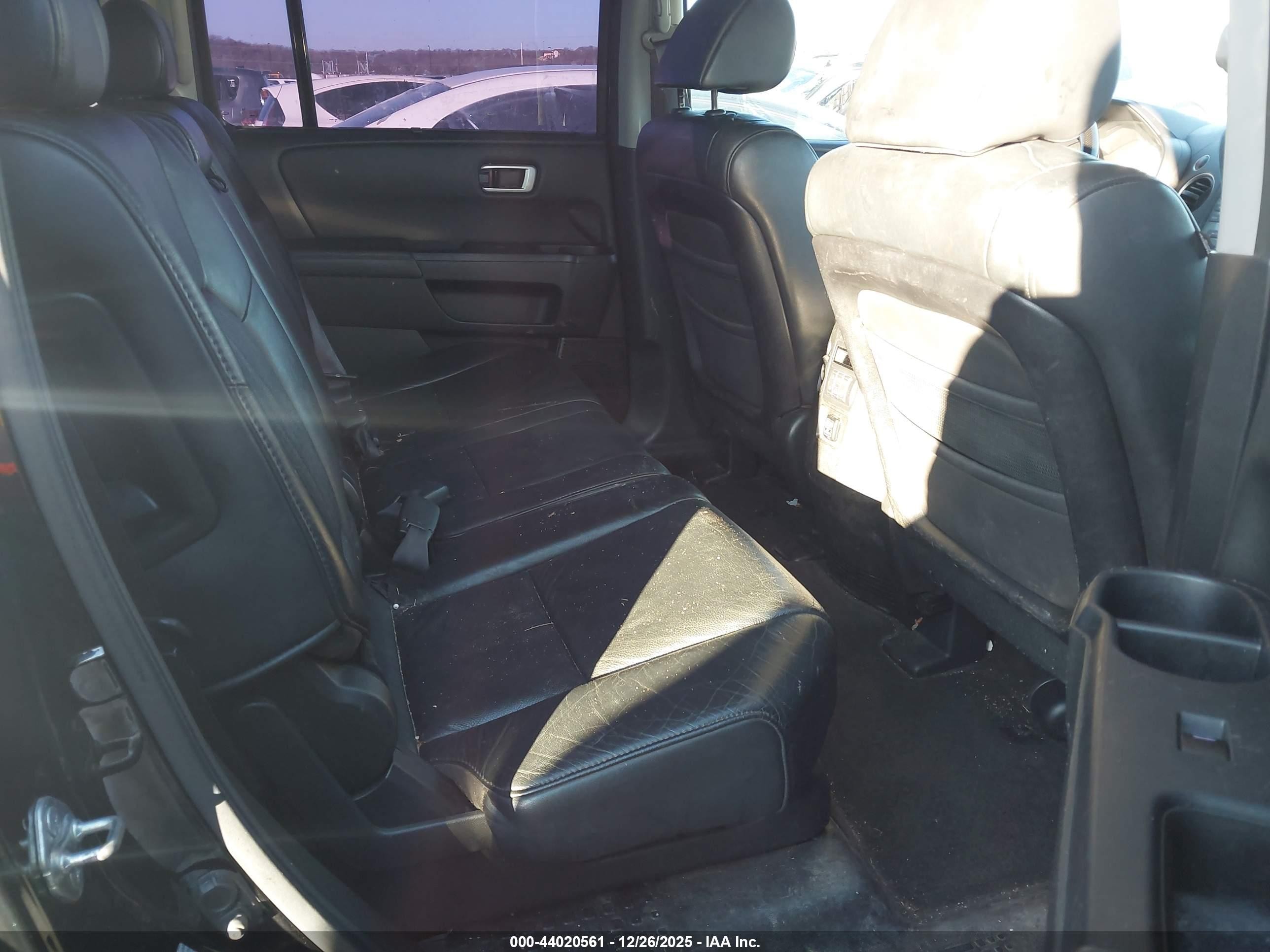 2010 Honda Pilot Touring Black vin: 5FNYF3H82AB010304