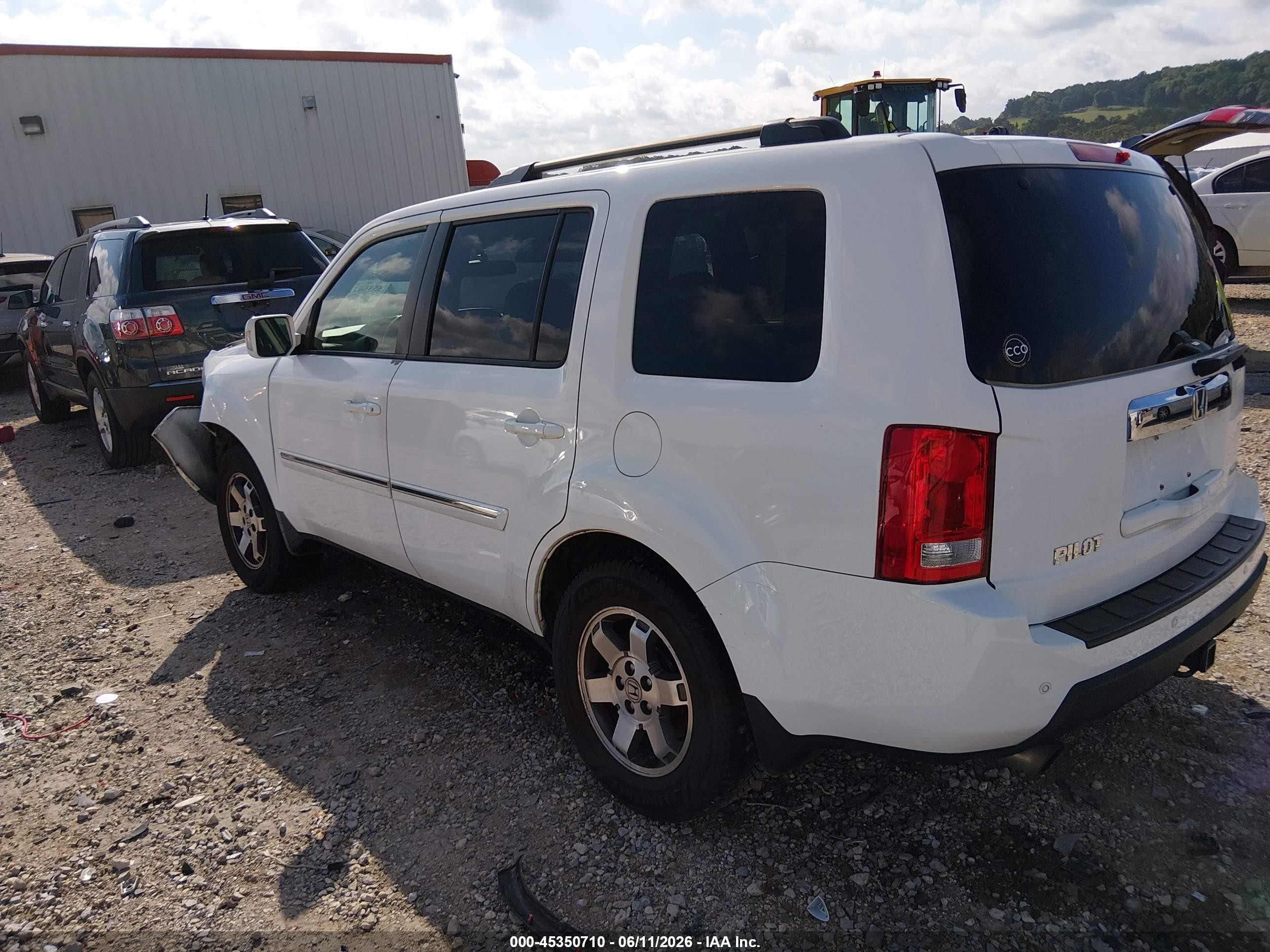 2010 Honda Pilot Touring White vin: 5FNYF3H8XAB016626