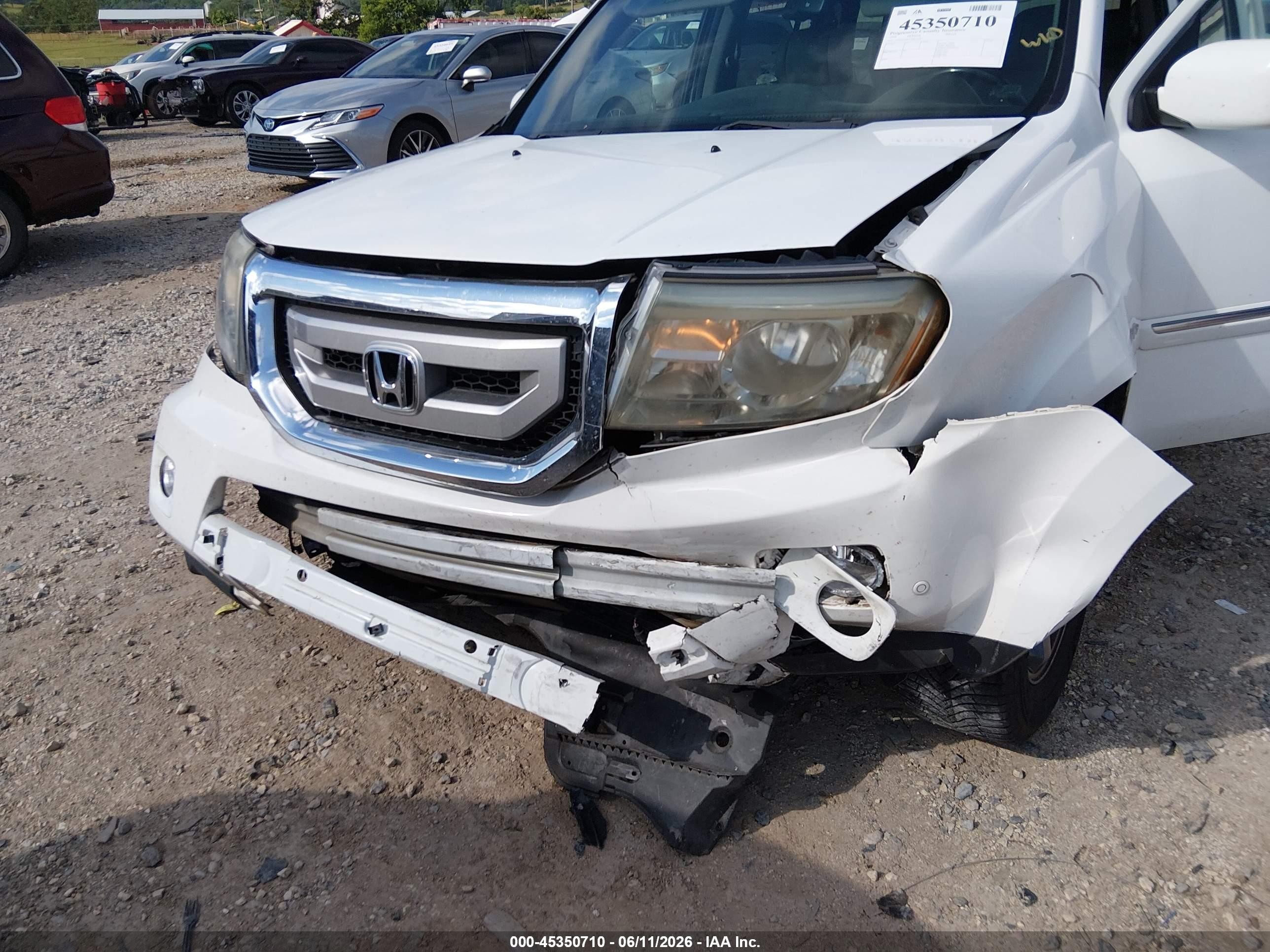 2010 Honda Pilot Touring White vin: 5FNYF3H8XAB016626