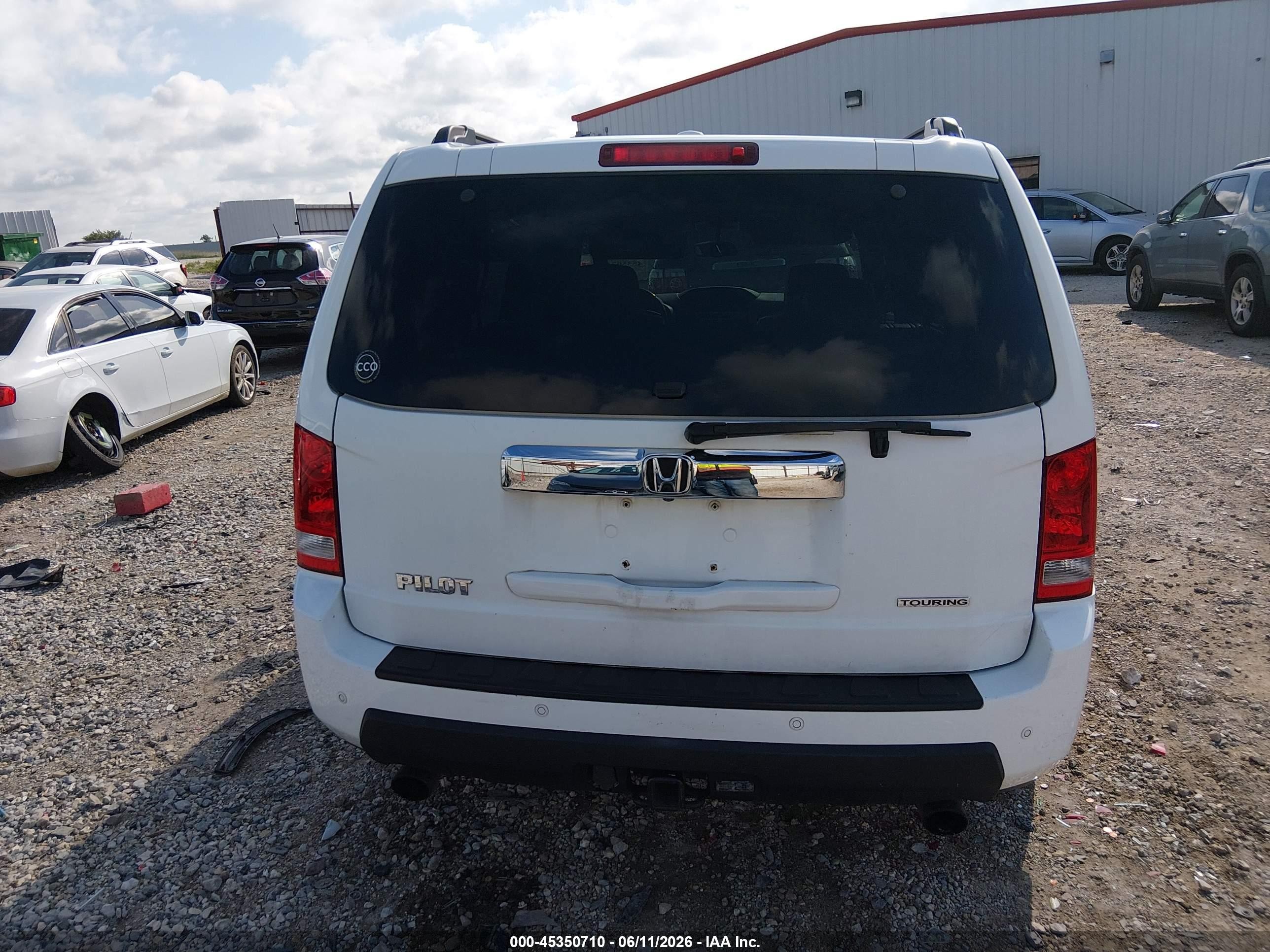 2010 Honda Pilot Touring White vin: 5FNYF3H8XAB016626