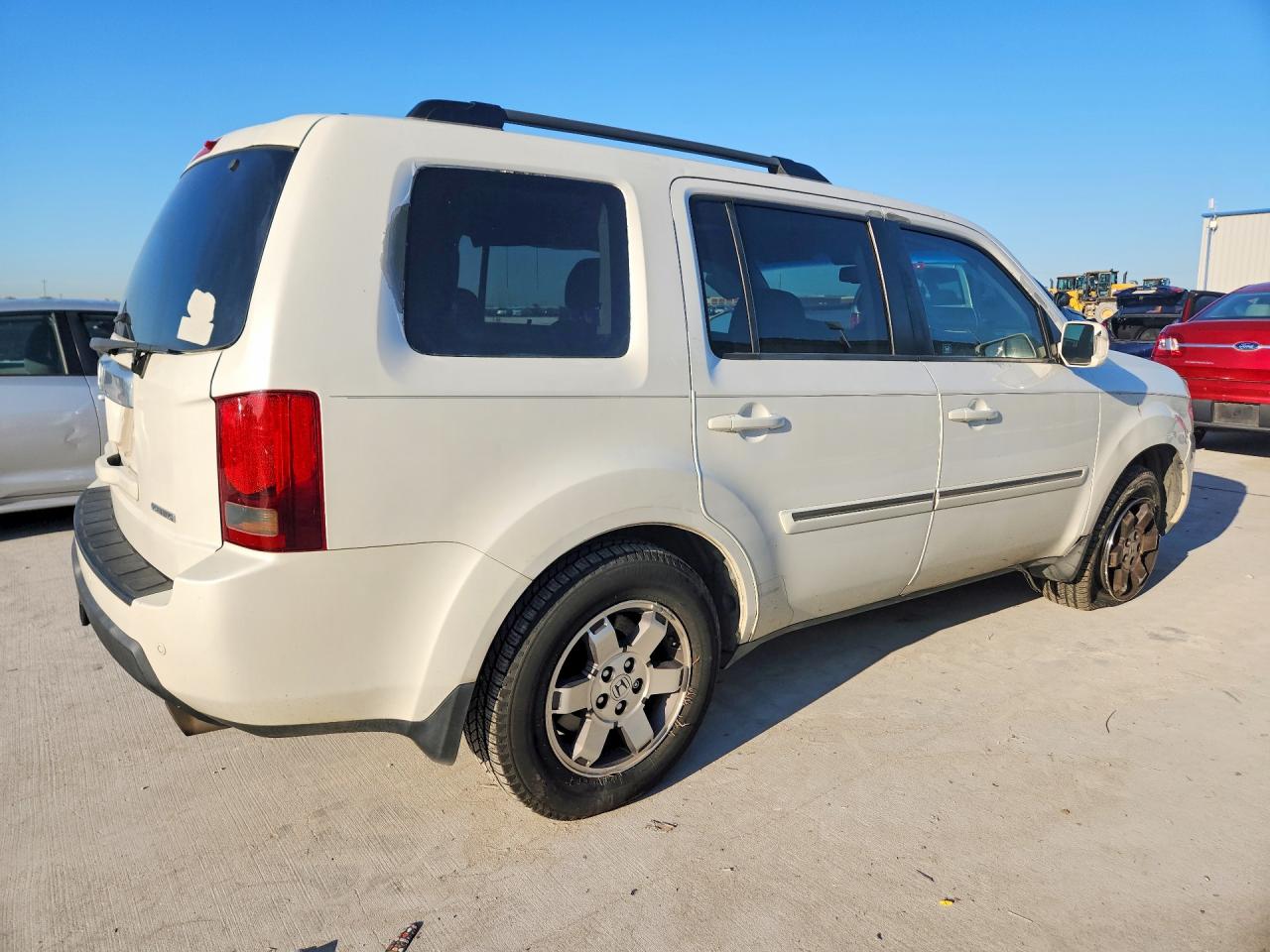 2011 Honda Pilot Touring White vin: 5FNYF3H90BB032389