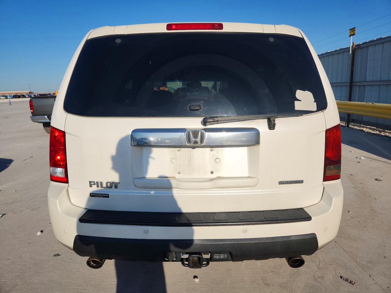 2011 Honda Pilot Touring White vin: 5FNYF3H90BB032389
