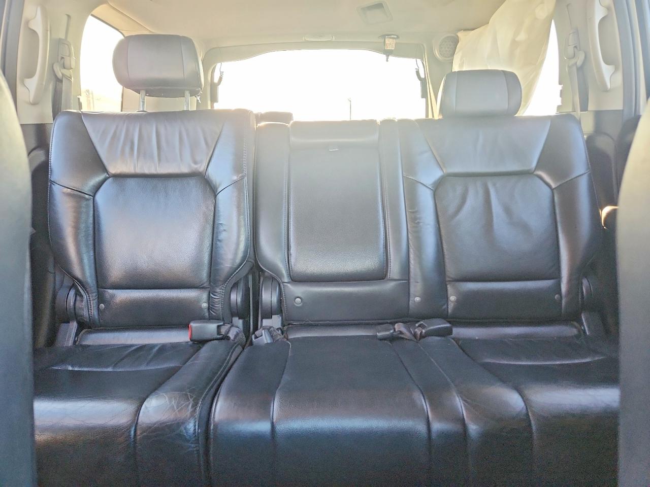 2011 Honda Pilot Touring White vin: 5FNYF3H90BB032389