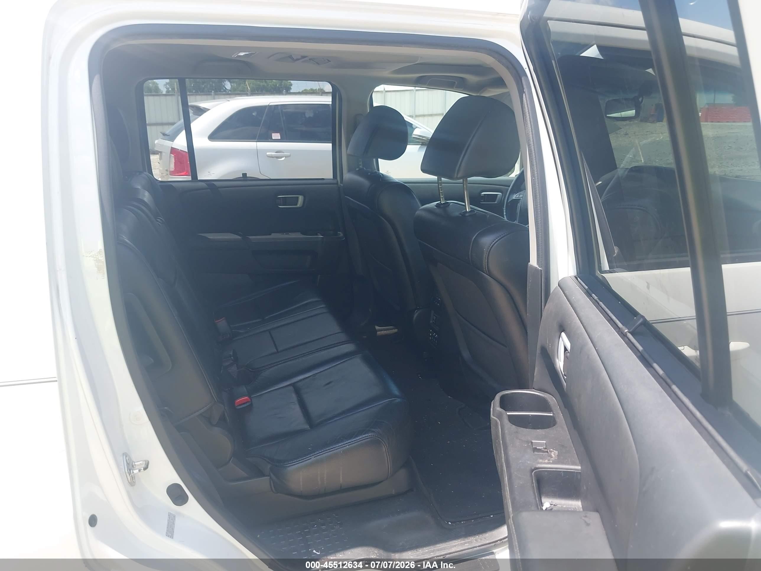 2012 Honda Pilot Touring White vin: 5FNYF3H90CB018607