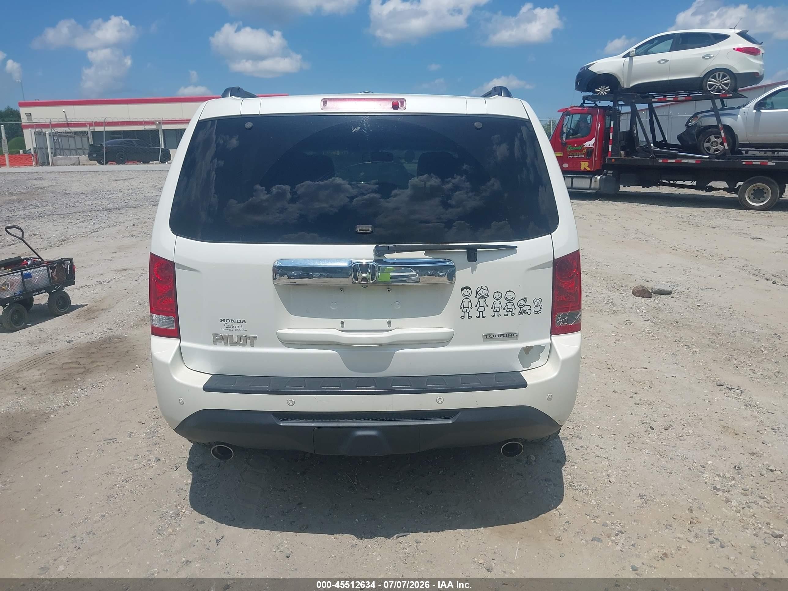 2012 Honda Pilot Touring White vin: 5FNYF3H90CB018607