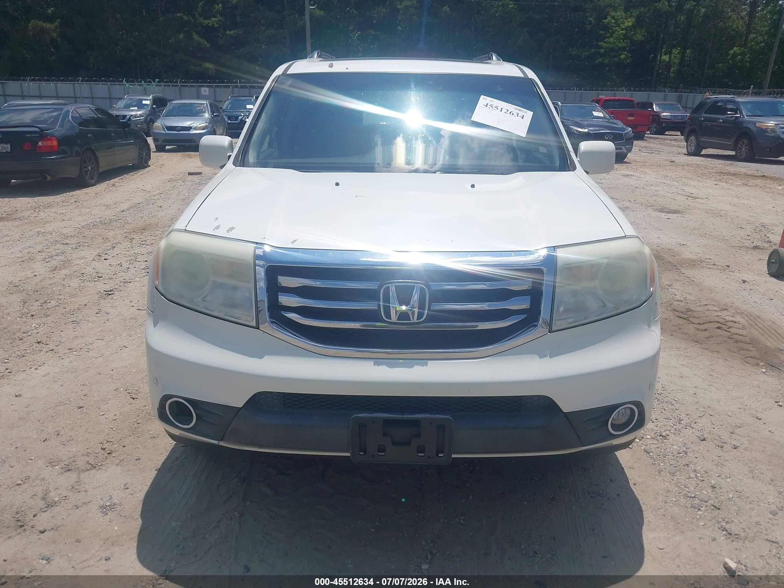 2012 Honda Pilot Touring White vin: 5FNYF3H90CB018607