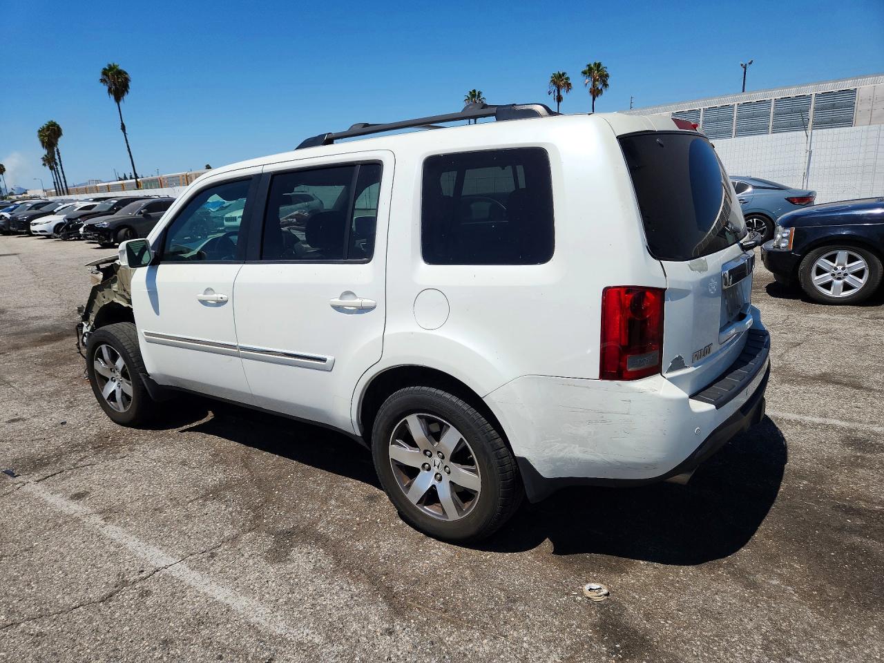 2013 Honda Pilot Touring White vin: 5FNYF3H90DB011433