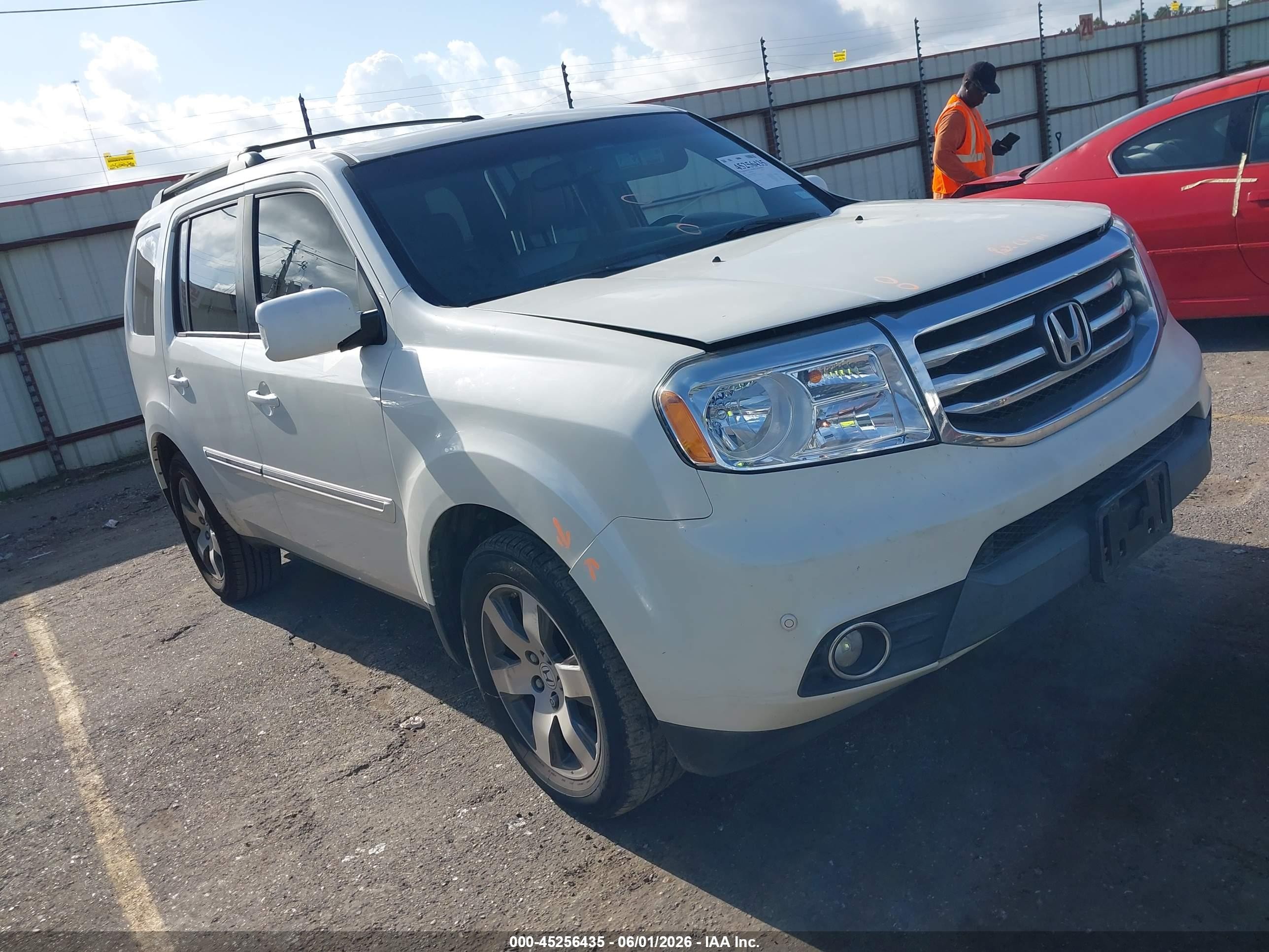 2014 Honda Pilot Touring White vin: 5FNYF3H90EB018531