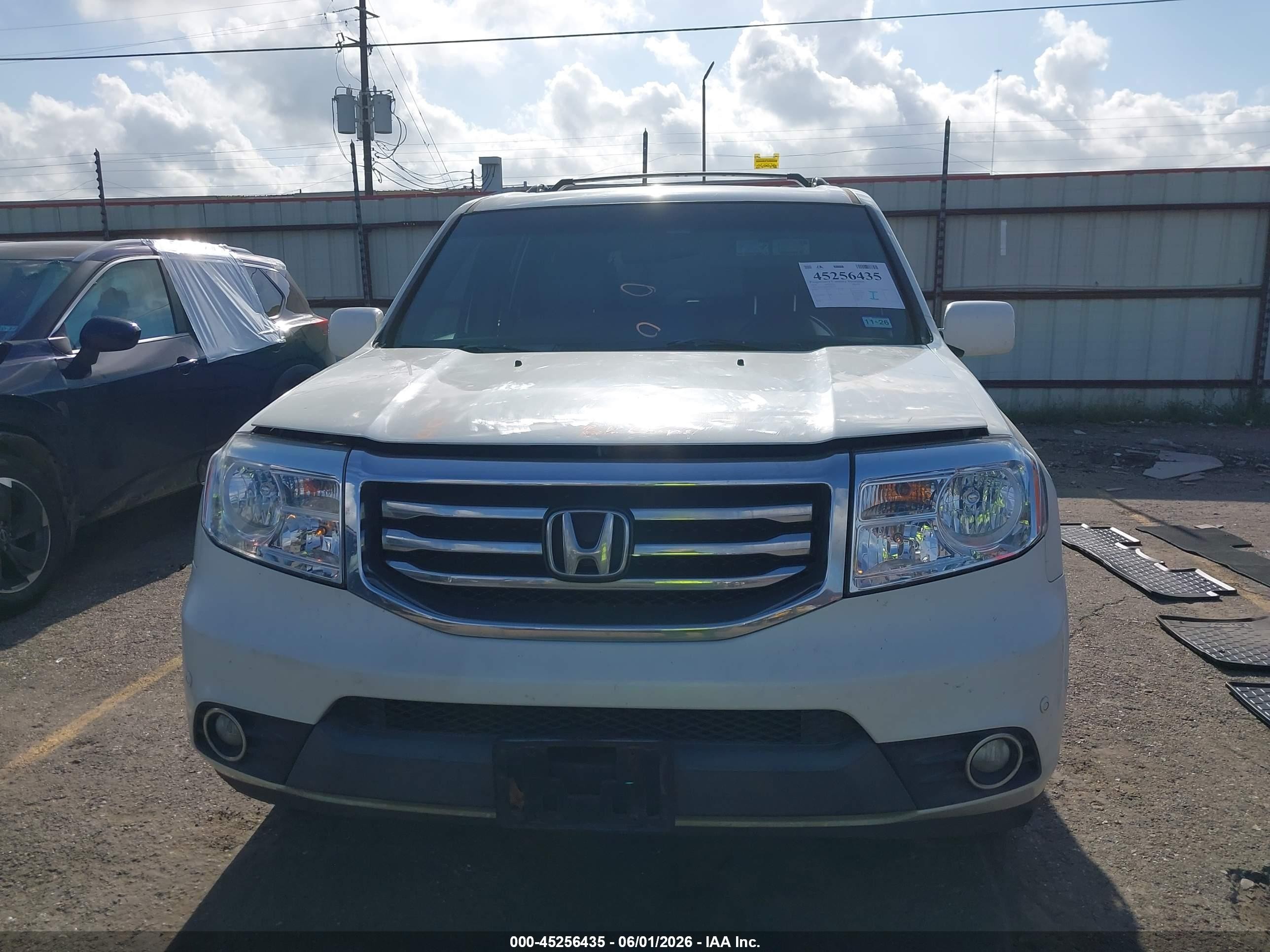 2014 Honda Pilot Touring White vin: 5FNYF3H90EB018531