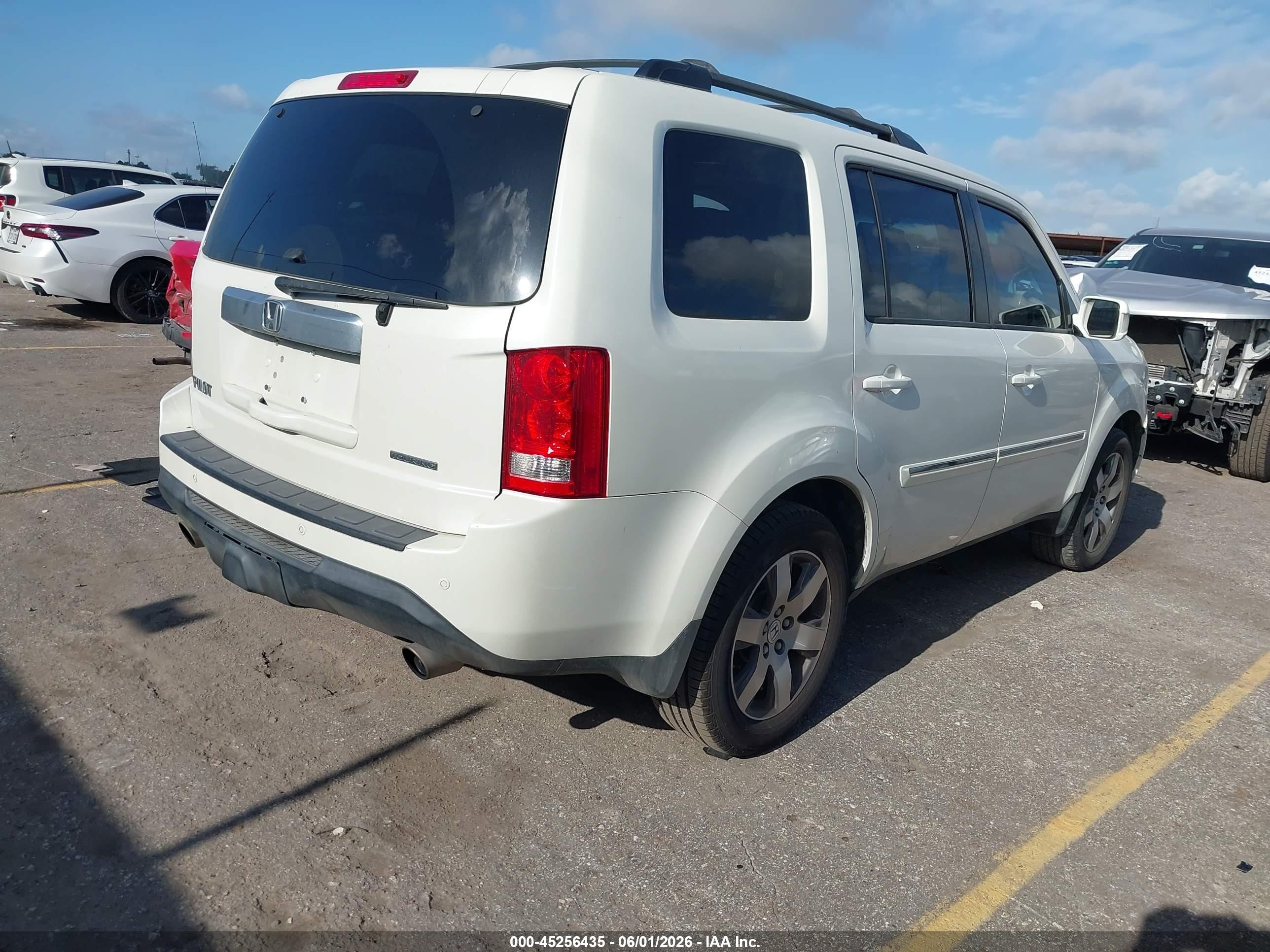 2014 Honda Pilot Touring White vin: 5FNYF3H90EB018531