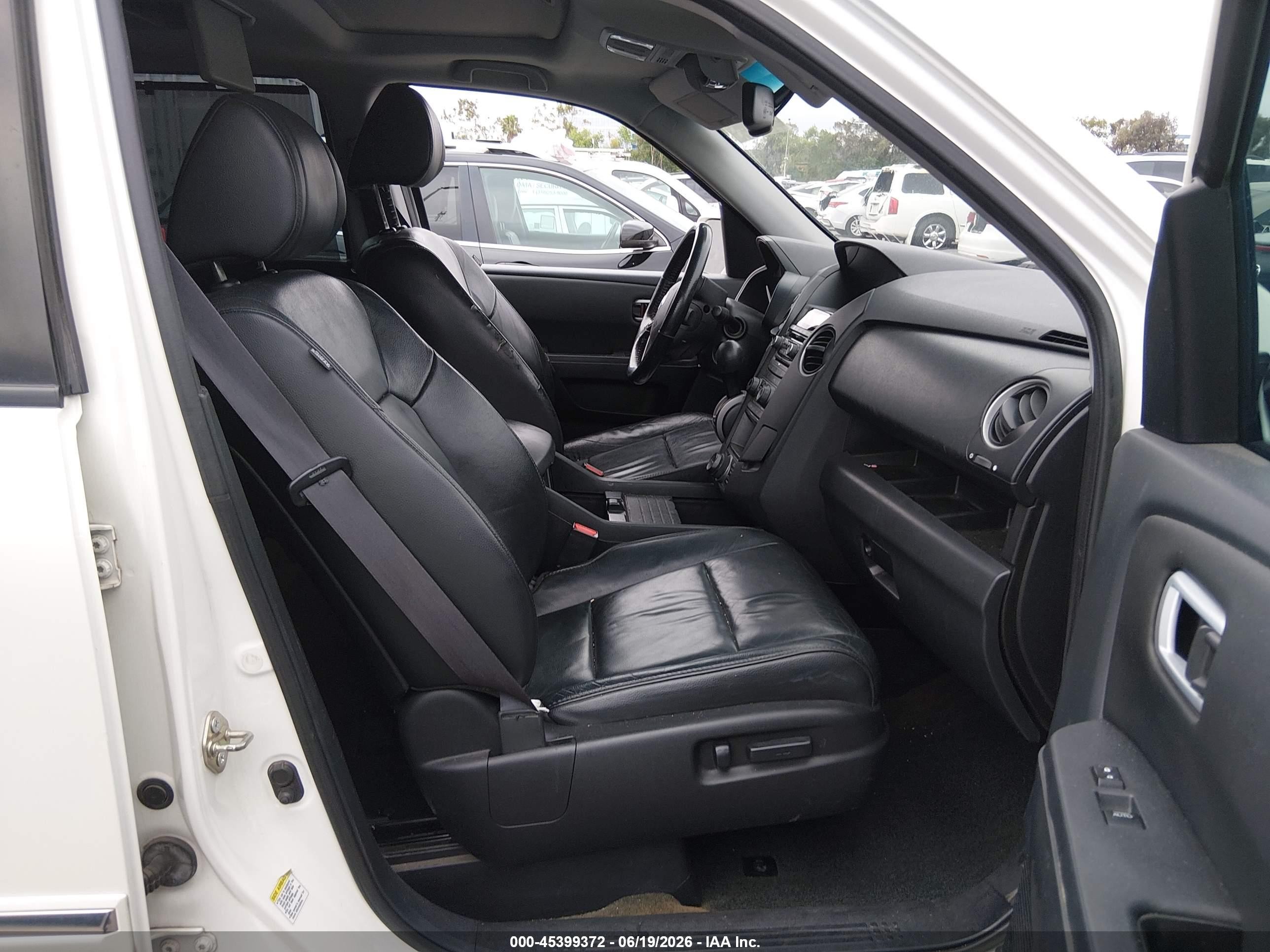2015 Honda Pilot Touring White vin: 5FNYF3H90FB002895