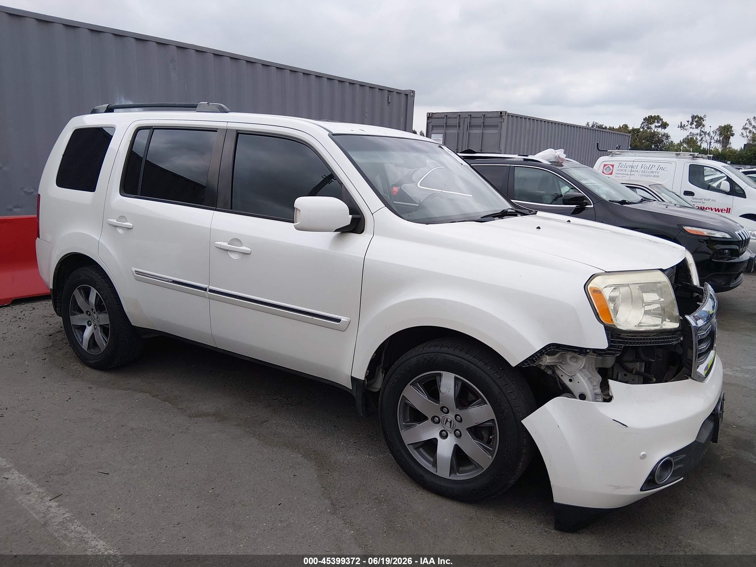2015 Honda Pilot Touring White vin: 5FNYF3H90FB002895