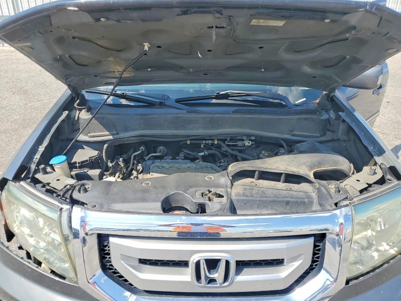 2011 Honda Pilot Touring Gray vin: 5FNYF3H91BB004391