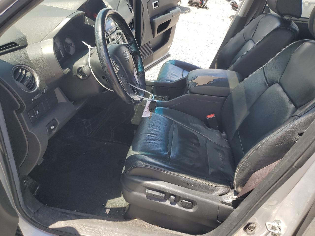 2012 Honda Pilot Touring Silver vin: 5FNYF3H91CB023475