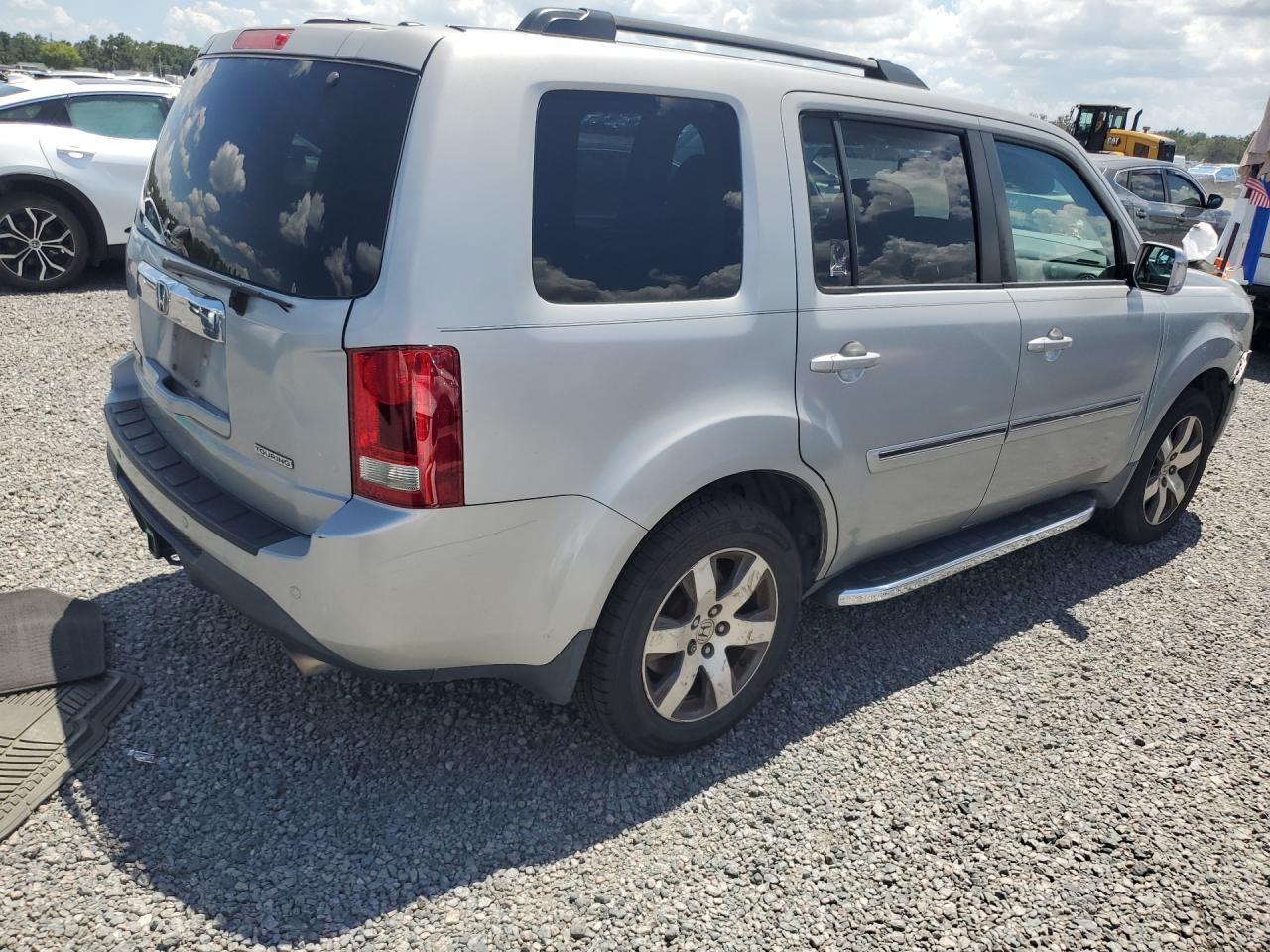 2012 Honda Pilot Touring Silver vin: 5FNYF3H91CB023475