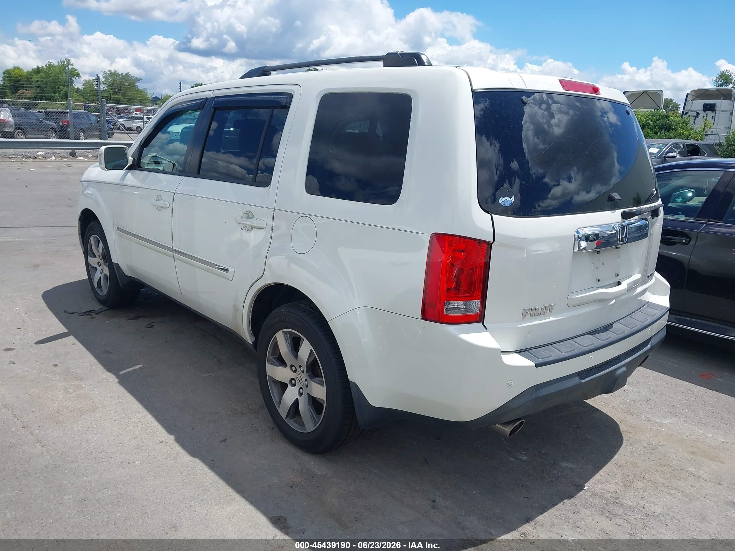 2013 Honda Pilot Touring Белый vin: 5FNYF3H91DB021193