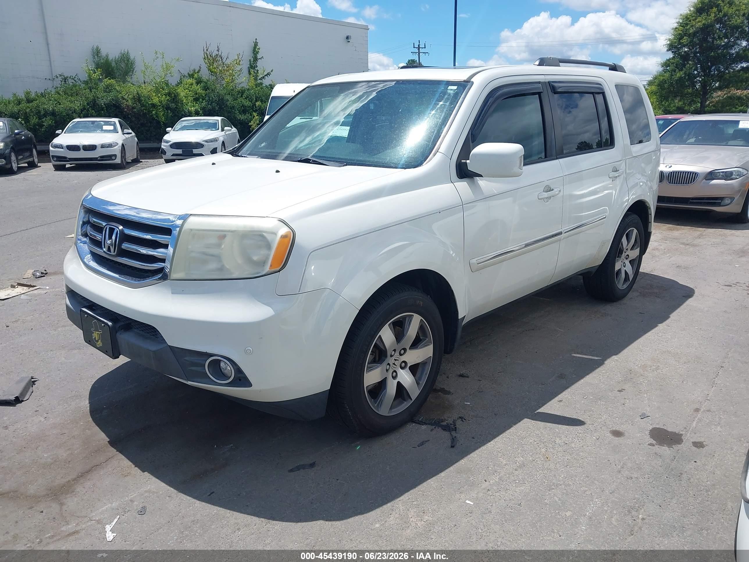 2013 Honda Pilot Touring Белый vin: 5FNYF3H91DB021193