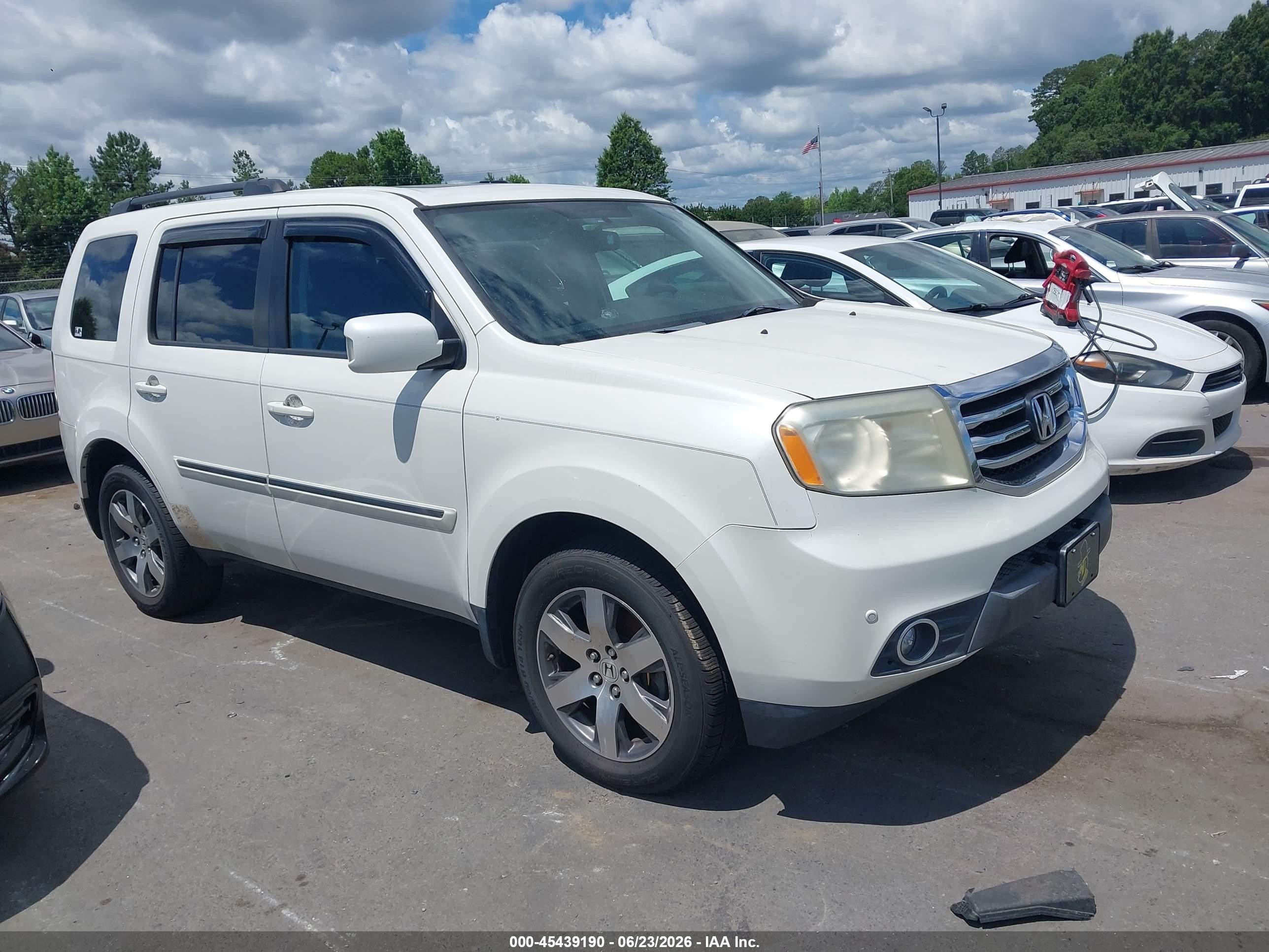 2013 Honda Pilot Touring Белый vin: 5FNYF3H91DB021193