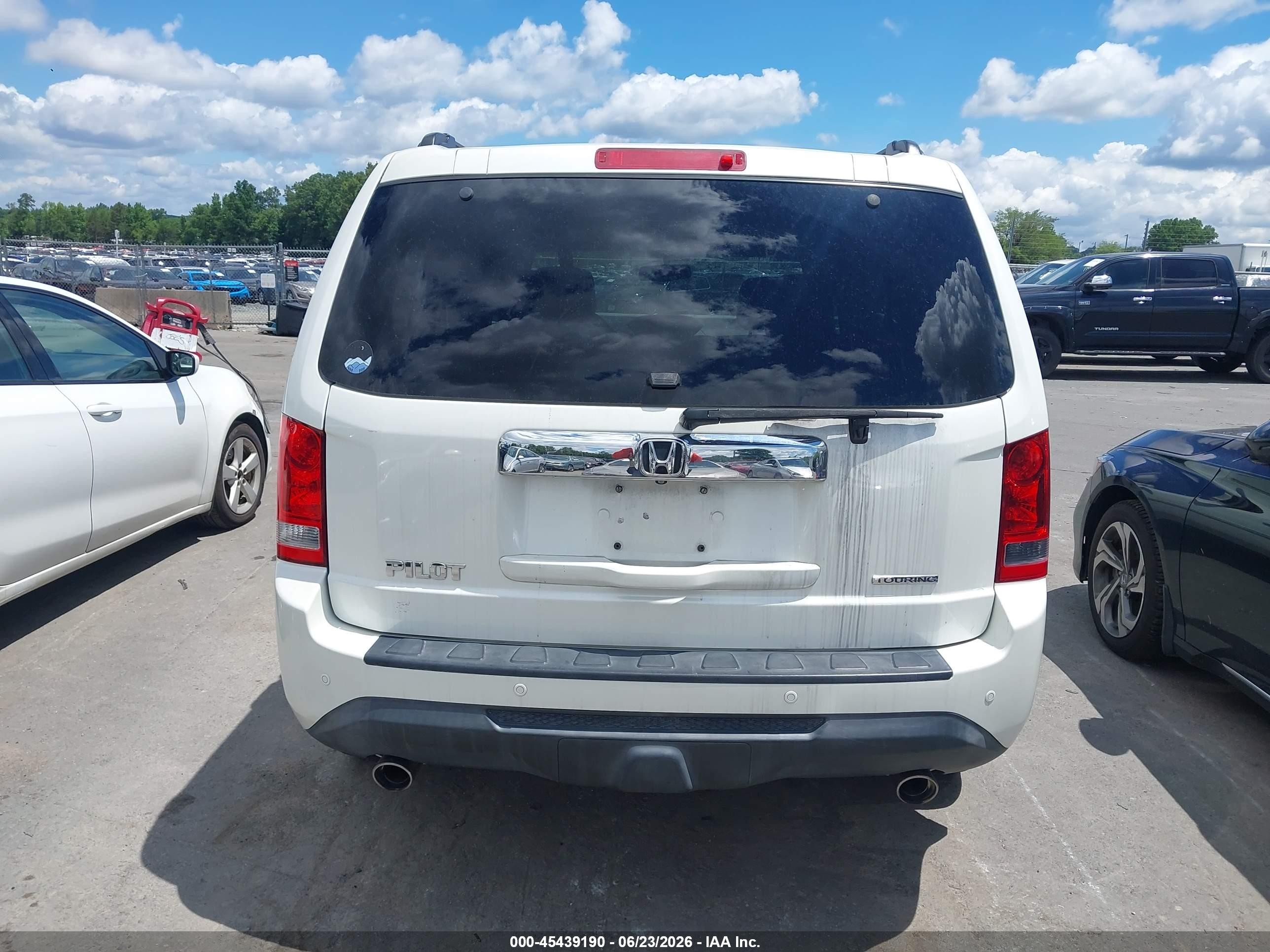 2013 Honda Pilot Touring Белый vin: 5FNYF3H91DB021193
