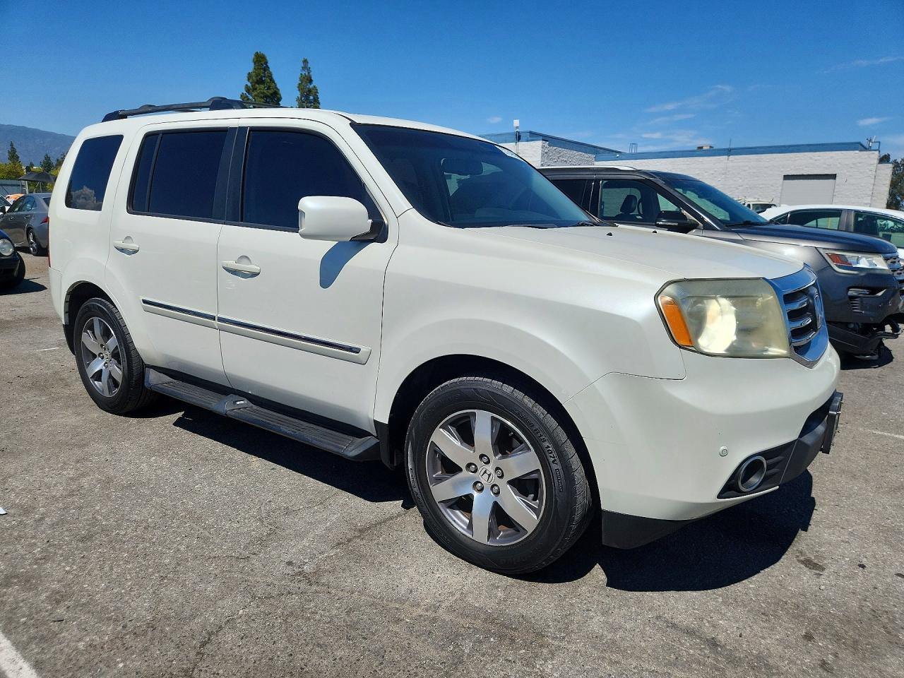 2013 Honda Pilot Touring White vin: 5FNYF3H91DB024000