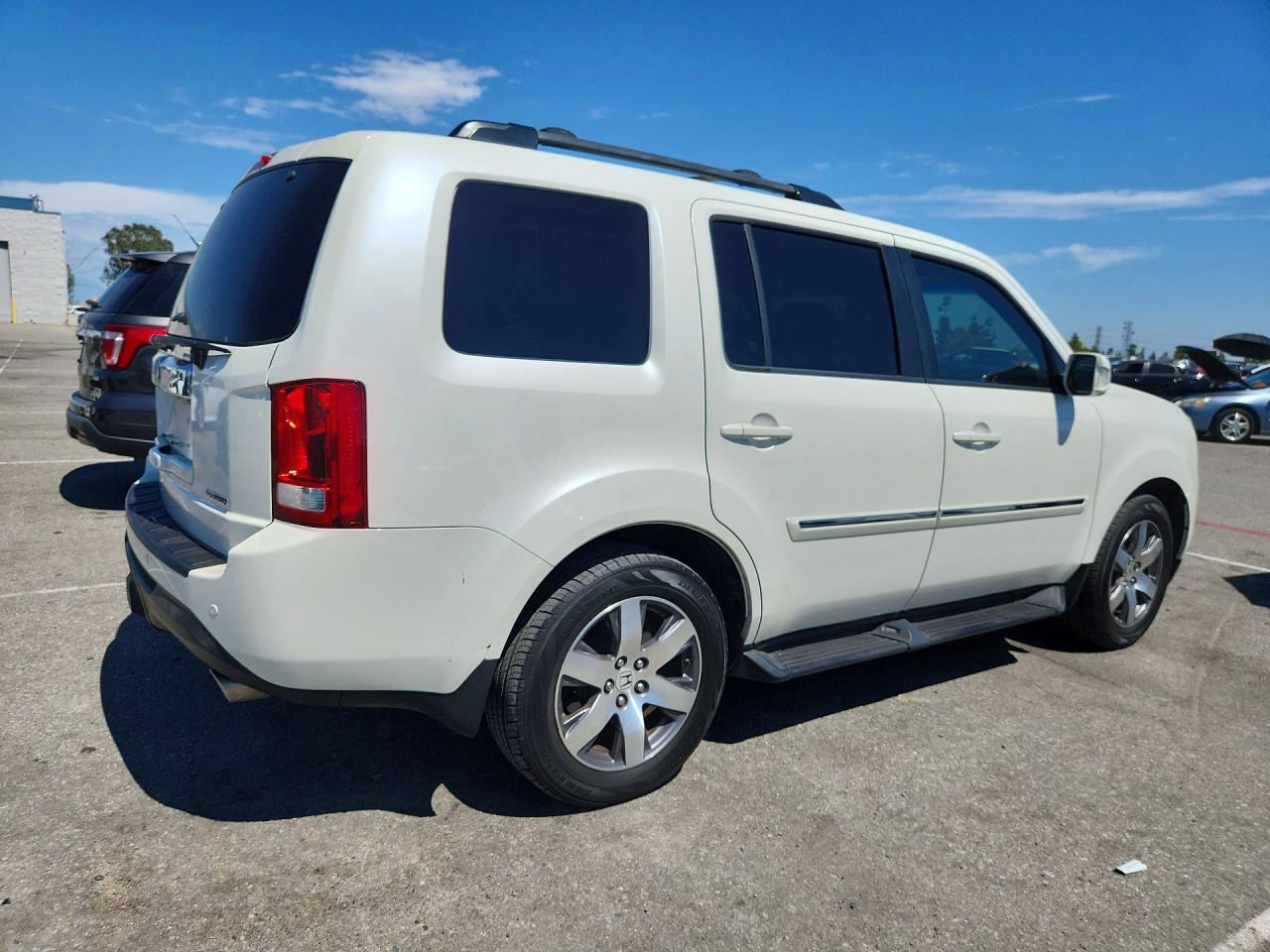 2013 Honda Pilot Touring White vin: 5FNYF3H91DB024000